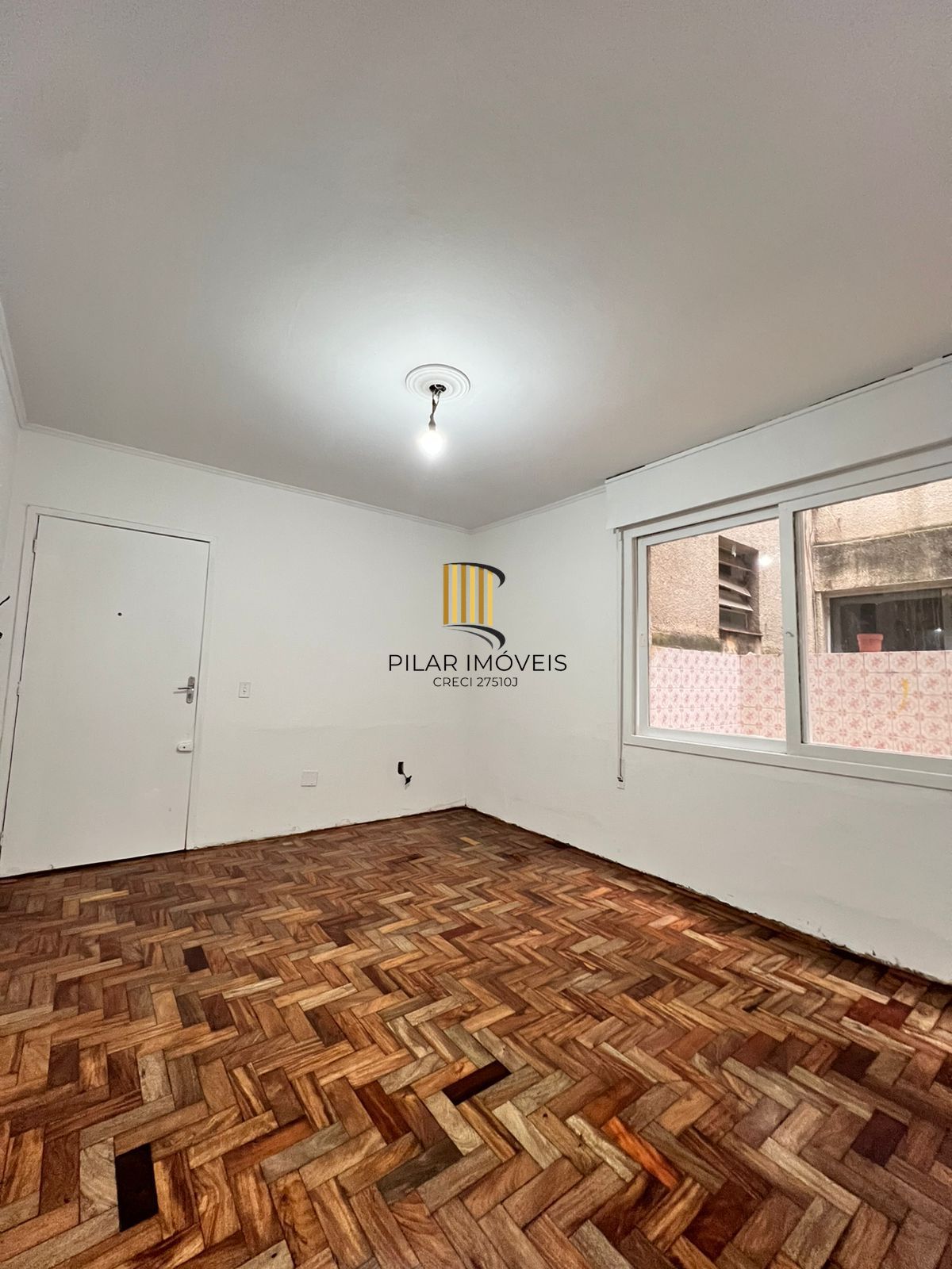 Apartamento 1 dormitório, 1 banheiro desocupado