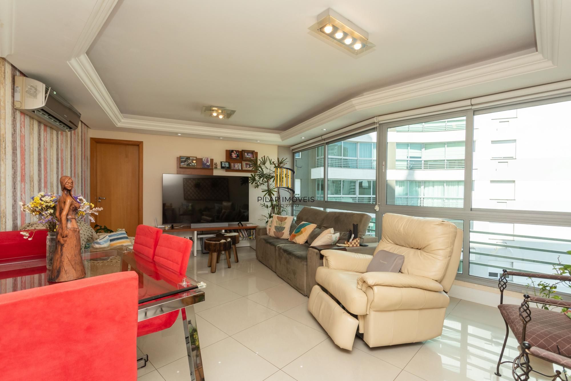 Apartamento com Suíte, 2 Vagas e Lazer de Clube - Pilar Imóveis