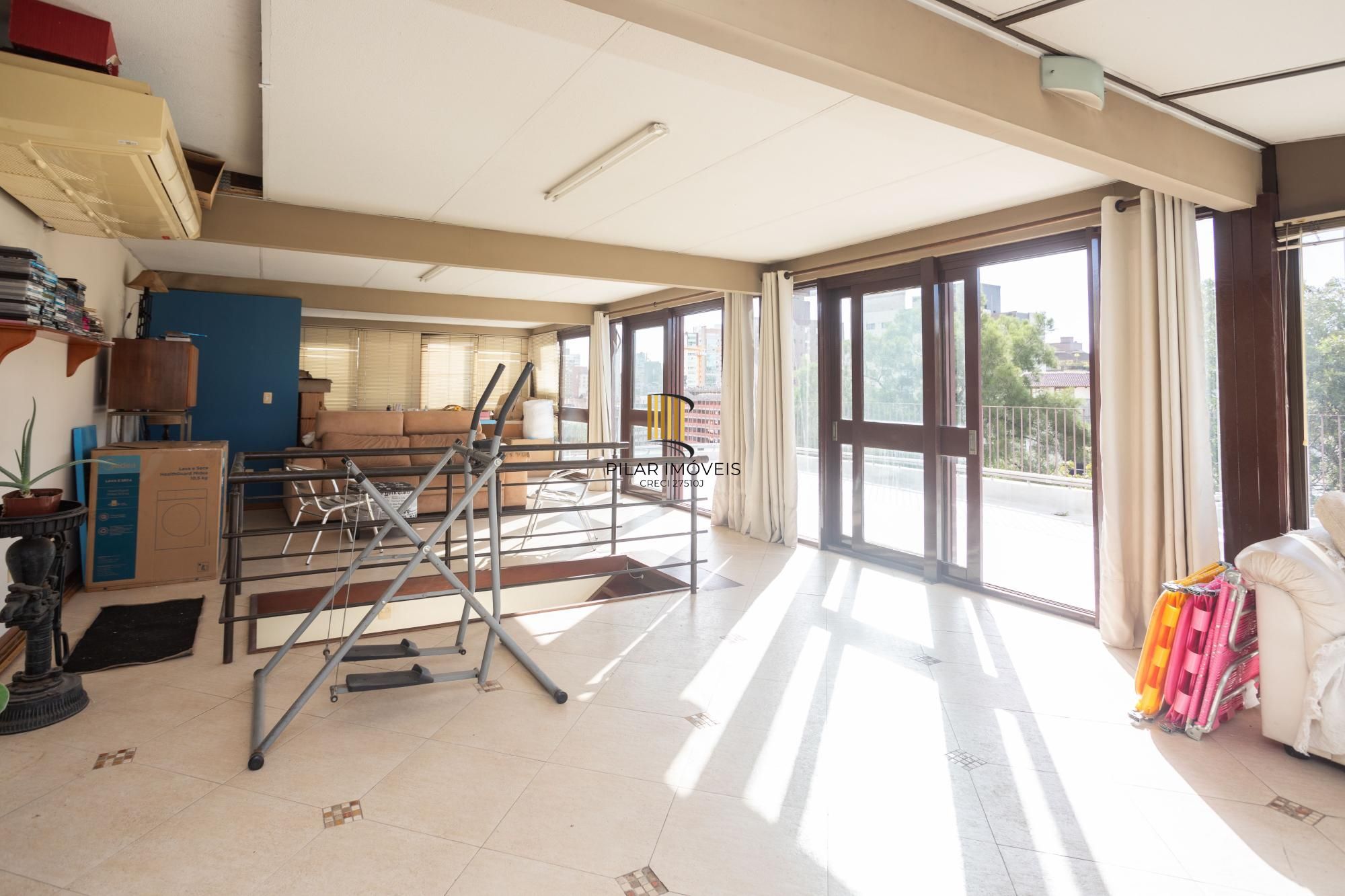 Cobertura na esquina da Nilo Peçanha com Carlos Gomes