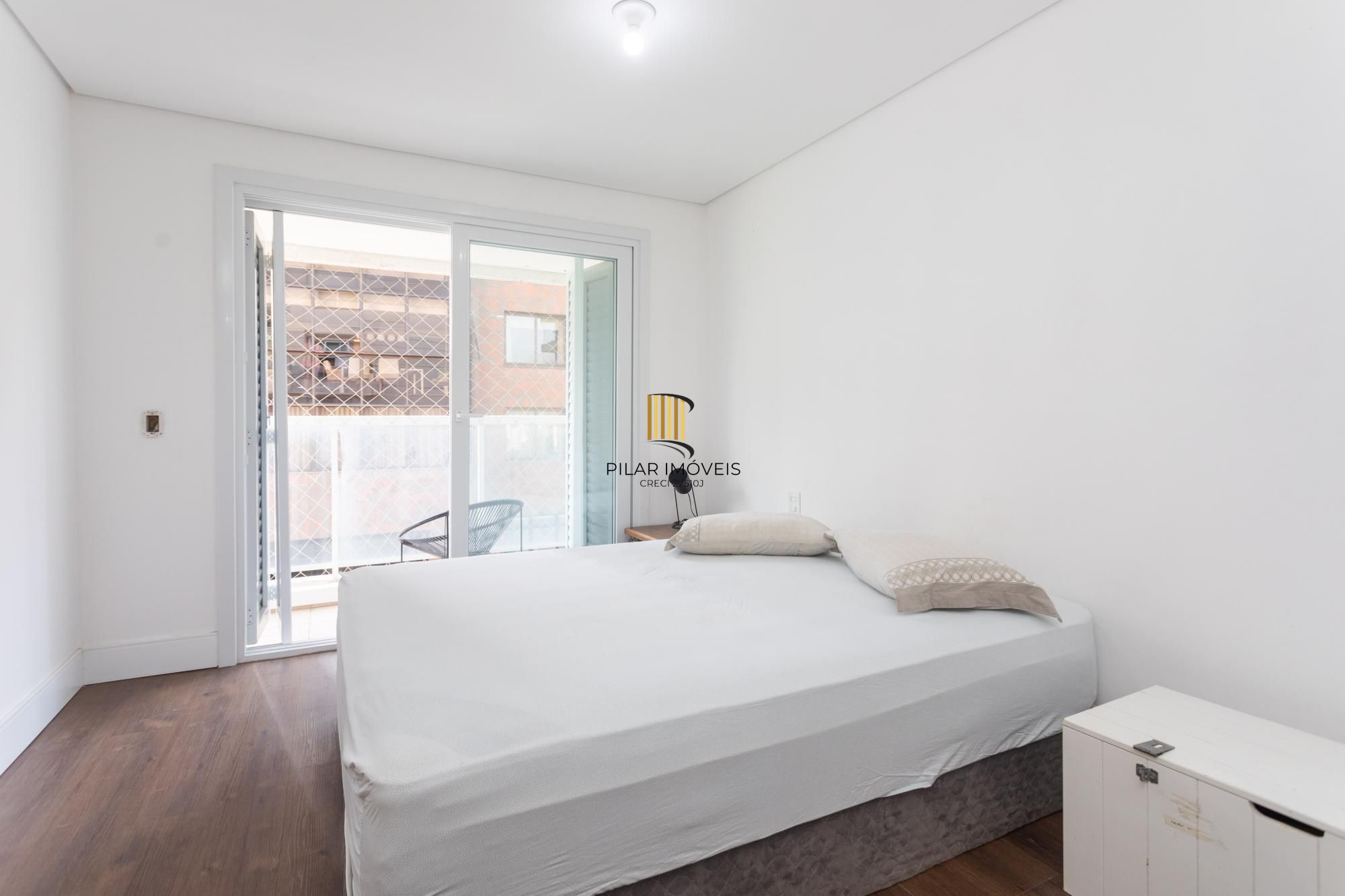 Apartamento com 207 m2 no Rio Branco com 3 vagas