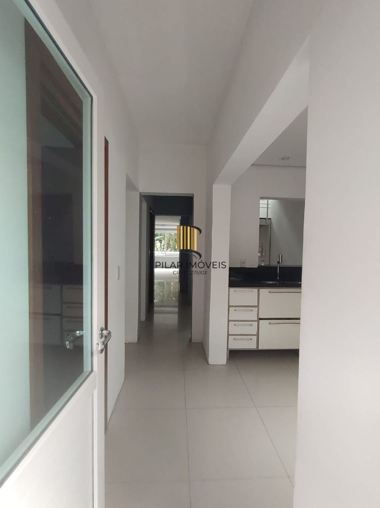 Casa 3 dorm. 1 Suíte + 3 vagas 223m² Cavalhada - Porto Alegre