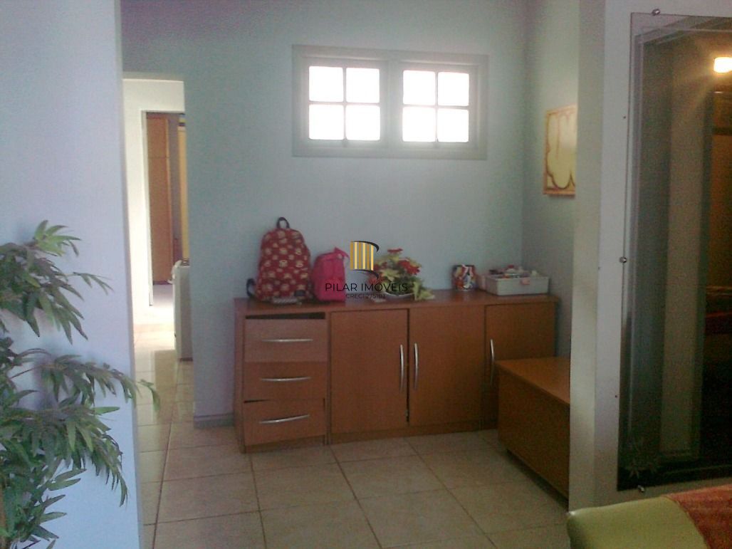 Casa 75m² 3 dorm. 1 varanda, 1 vaga  Jardim Sabará - Porto Alegre