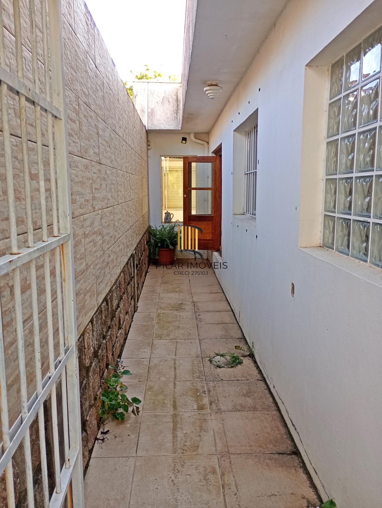 Casa com 3 suítes próxima ao Iguatemi e Parque Germânia