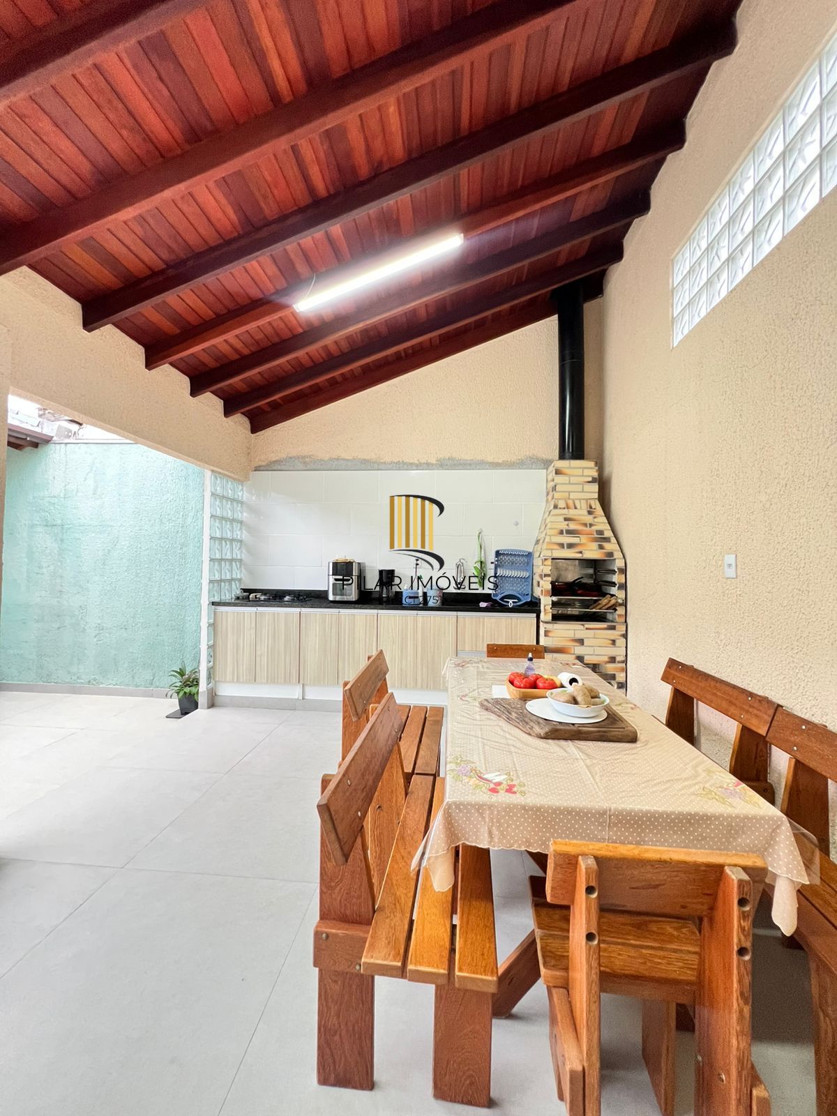 Casa na zonal de 3 dormitórios