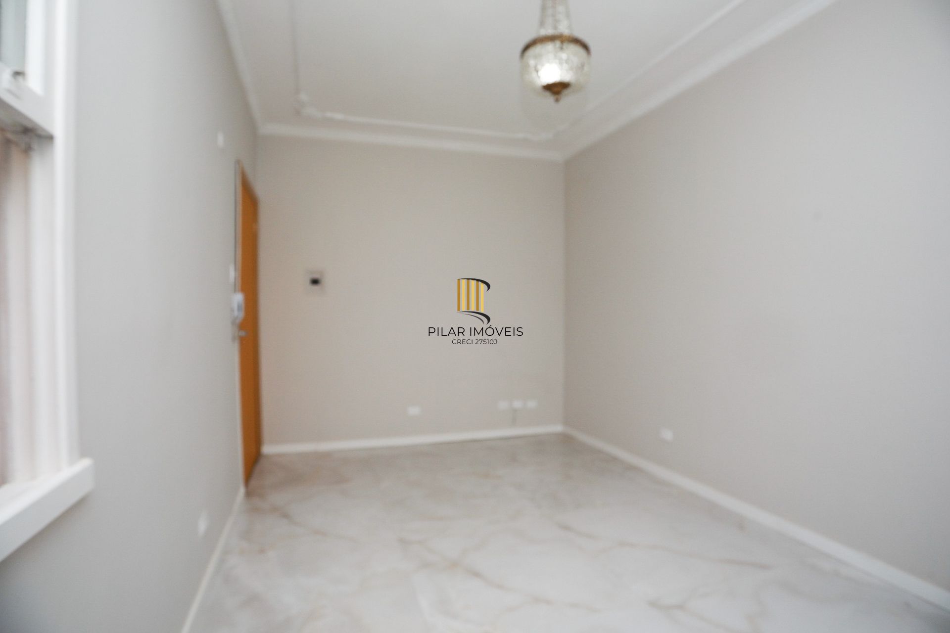 Apartamento Amplo no Menino Deus – 2 Dormitórios, 2 Banheiros e Churrasqueira