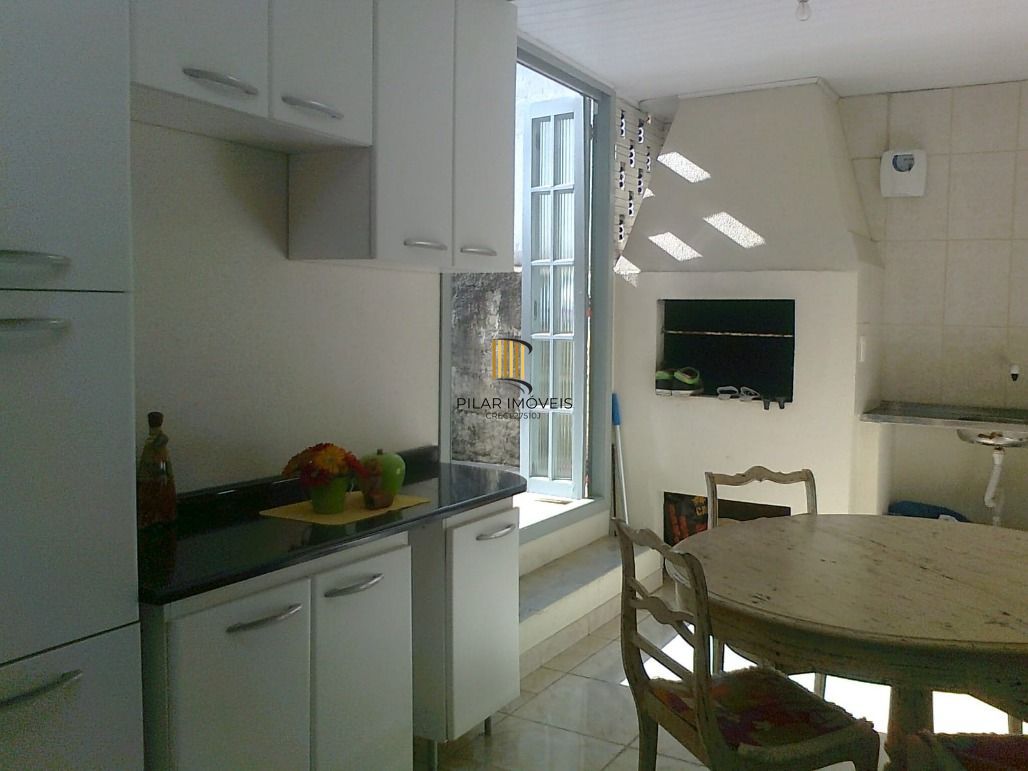 Casa 75m² 3 dorm. 1 varanda, 1 vaga  Jardim Sabará - Porto Alegre - Pilar Imóveis