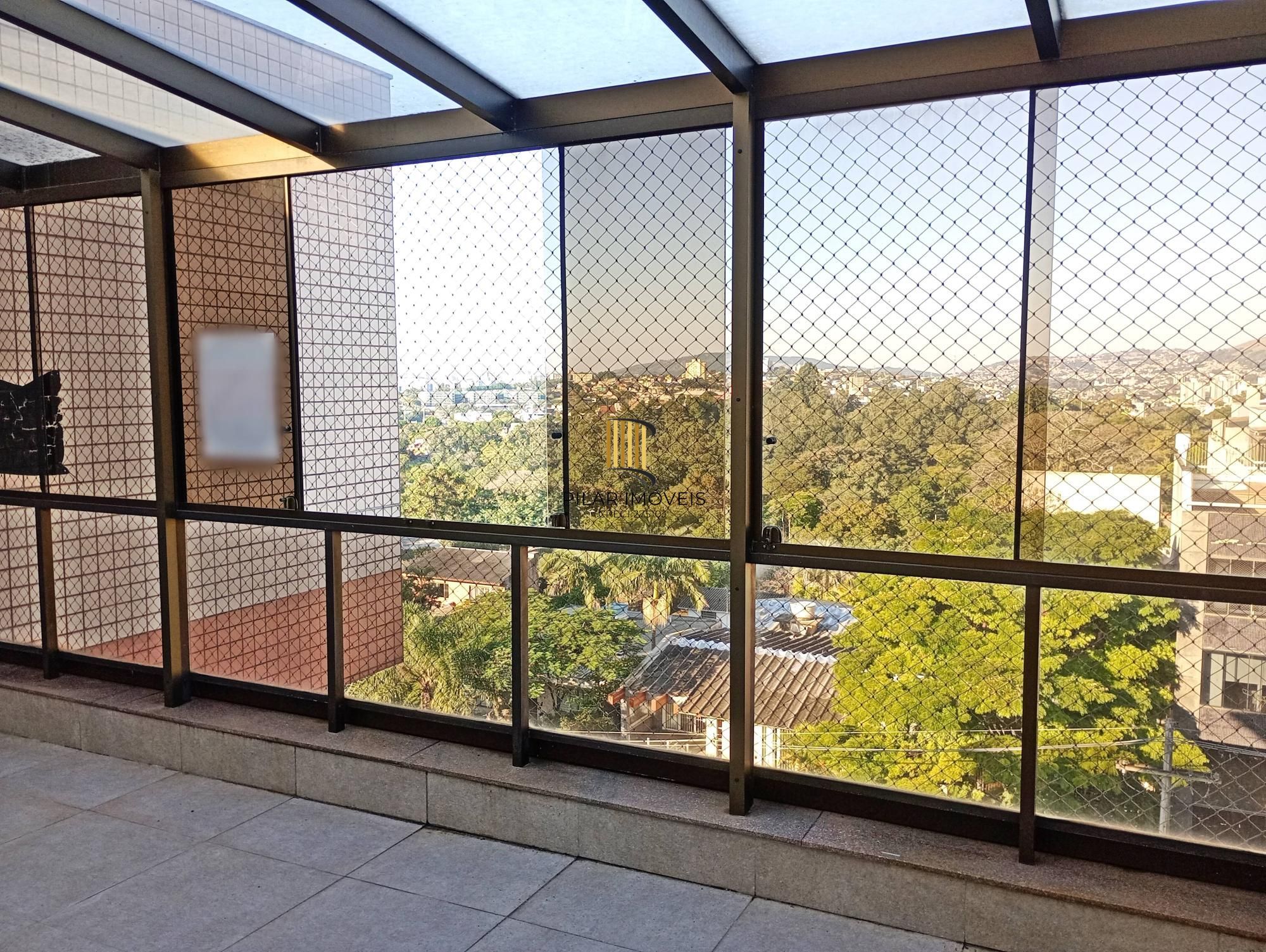 Cobertura com vista para o Guaíba, suíte e 2 vagas