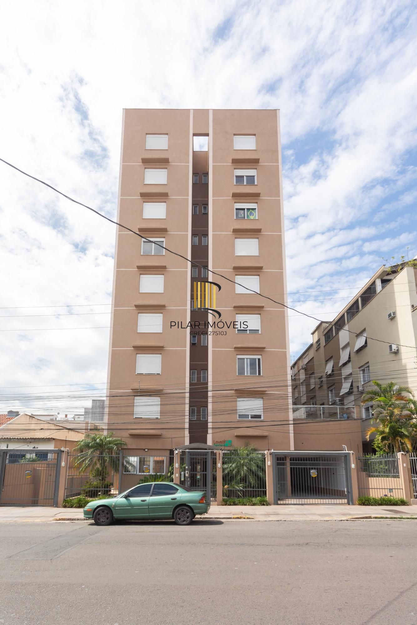 Apartamento de 3 dormitórios com suíte e garagem dupla no bairro Santana