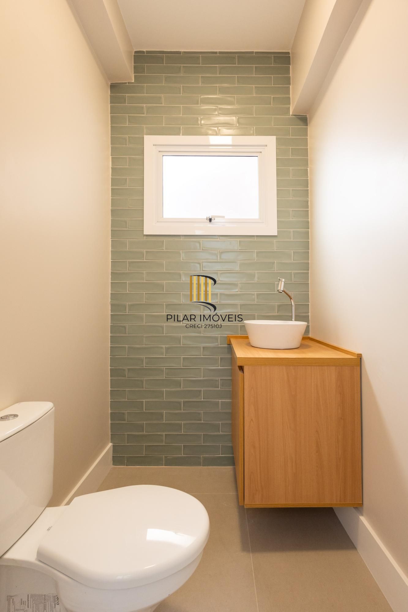 Apartamento totalmente reformado de 140m2 com vaga no Bom Fim