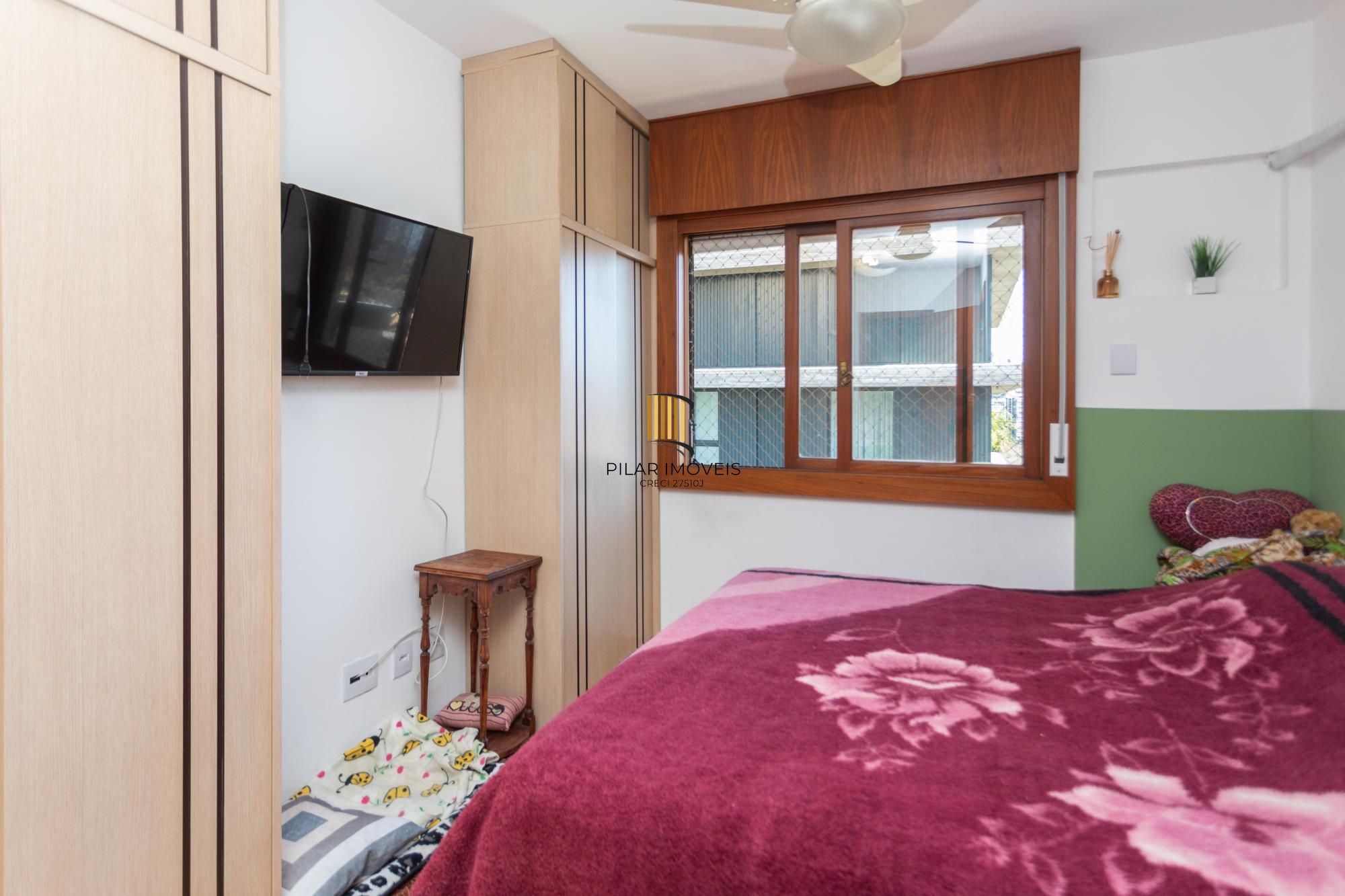 More no Petrópolis! 3 Dormitórios, Suíte, 2 Vagas e Totalmente Mobiliado