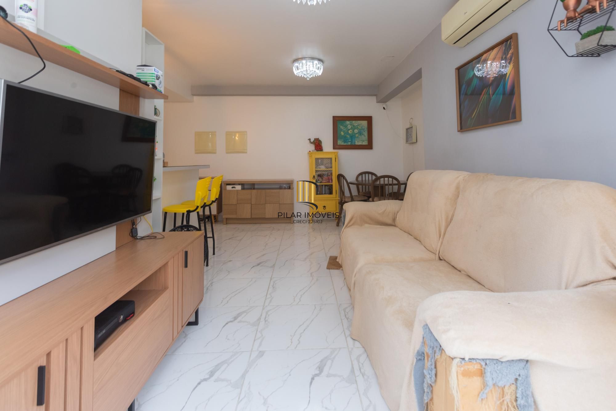 Apartamento de 3 dormitórios com suíte e garagem dupla no bairro Santana