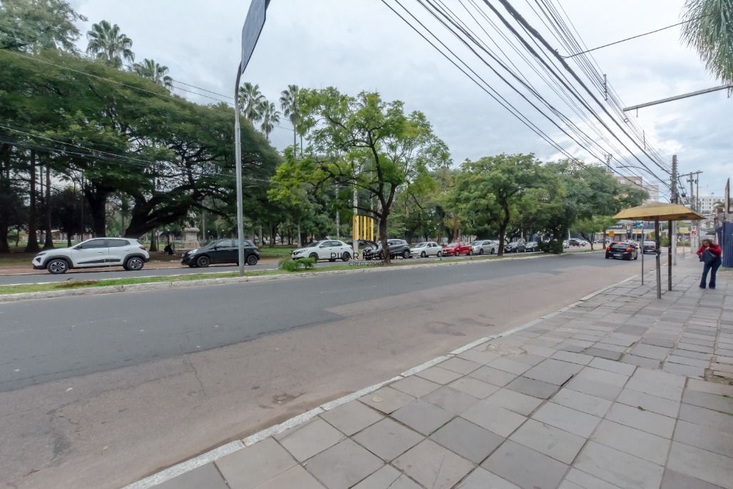 2 dormitórios junto à Redenção