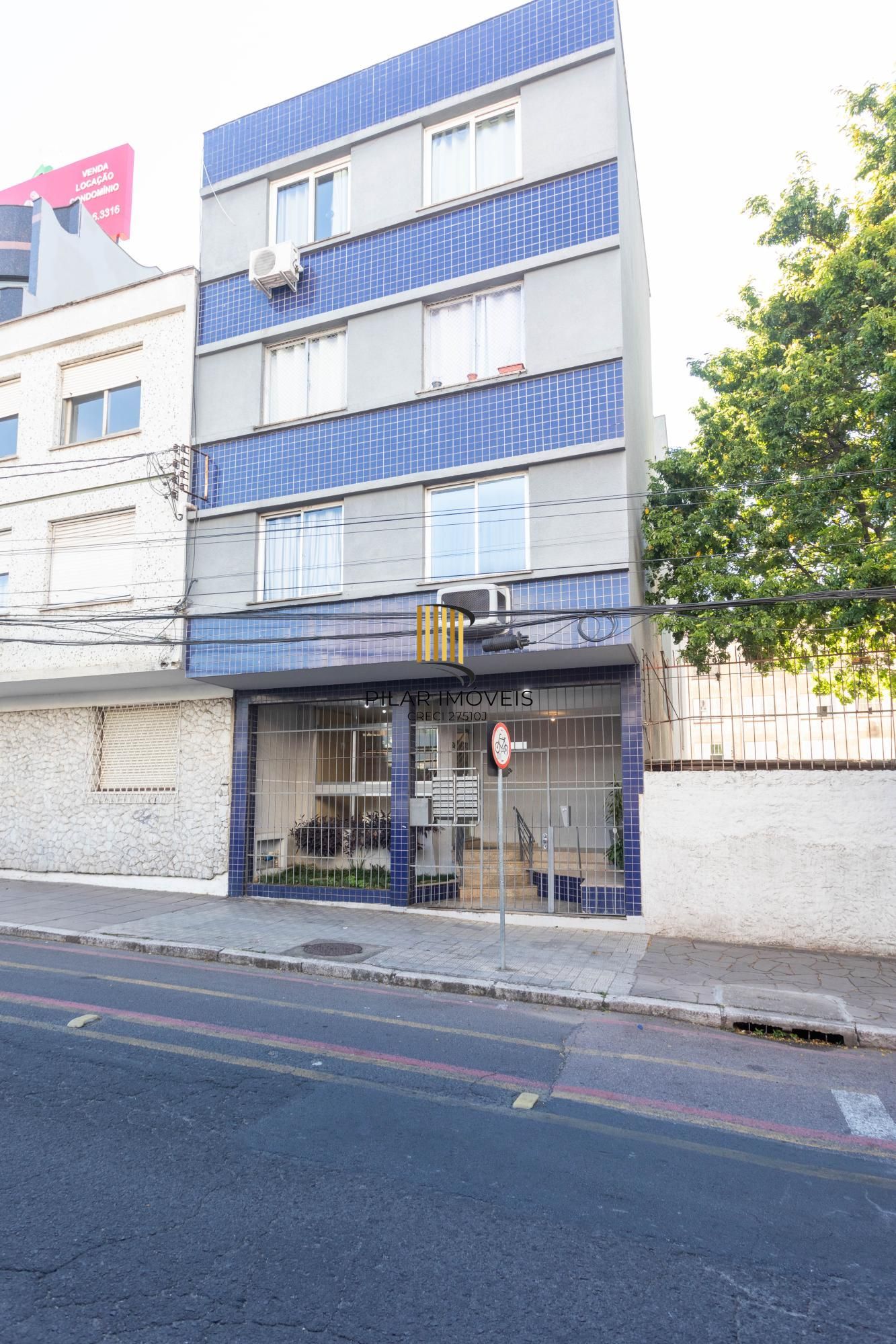 Apartamento Garden de dois dormitório Reformado passos da Redenção. - Pilar Imóveis