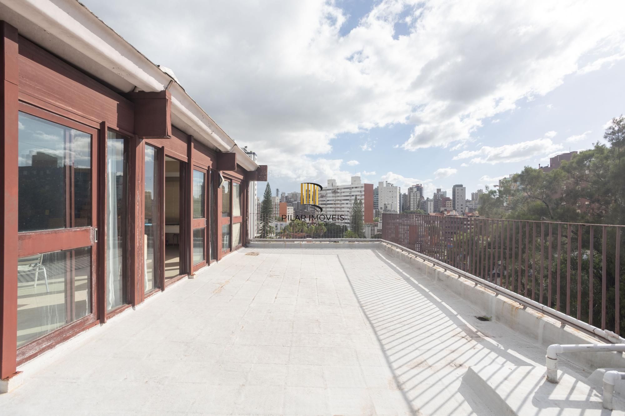 Cobertura na esquina da Nilo Peçanha com Carlos Gomes - Pilar Imóveis