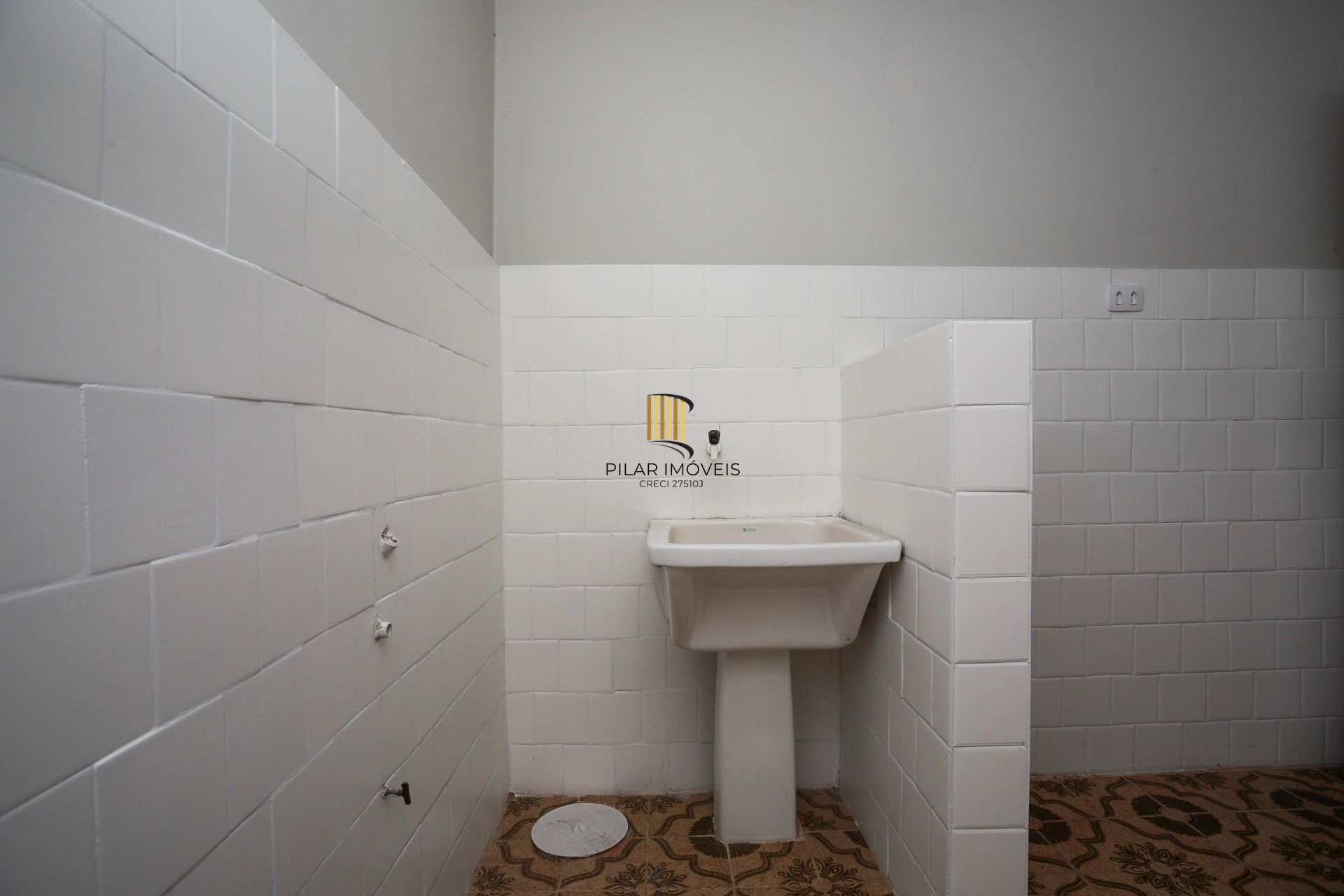 Apartamento Reformado no Menino Deus – 2 Dormitórios, Ótima Posição Solar