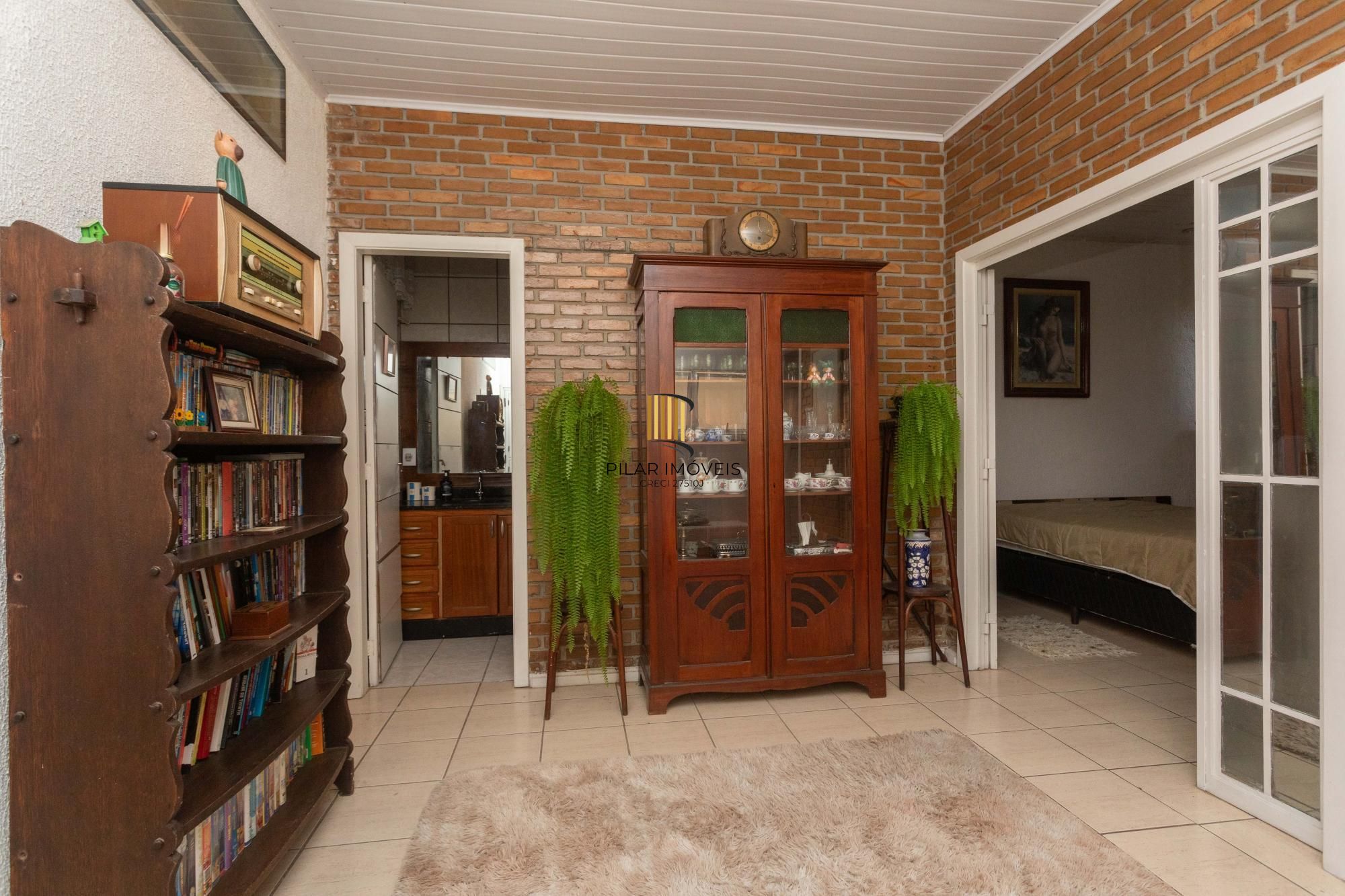 Casa com piscina e 470m2 no Chácara das Pedras