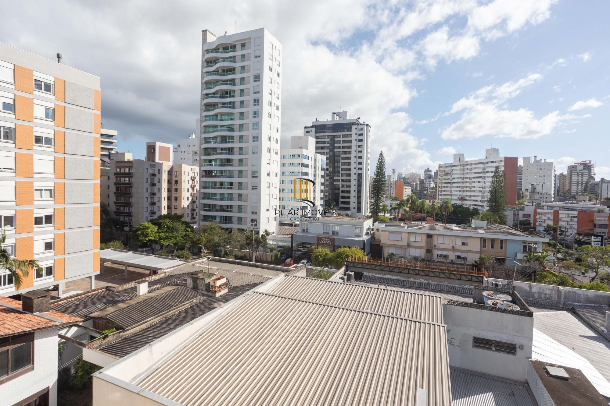 Cobertura na esquina da Nilo Peçanha com Carlos Gomes