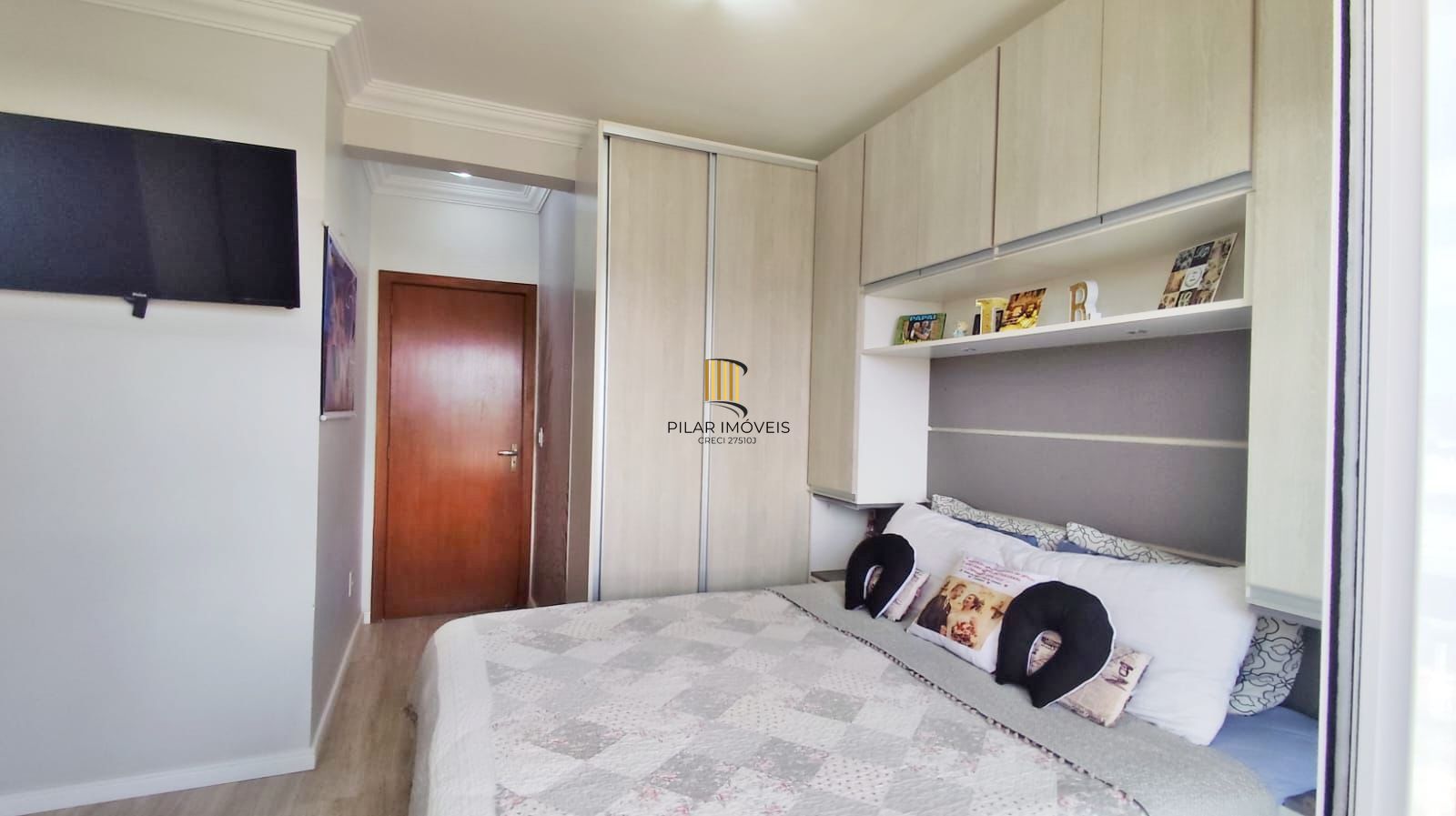 Apartamento em Cachoeirinha com suíte e sacada