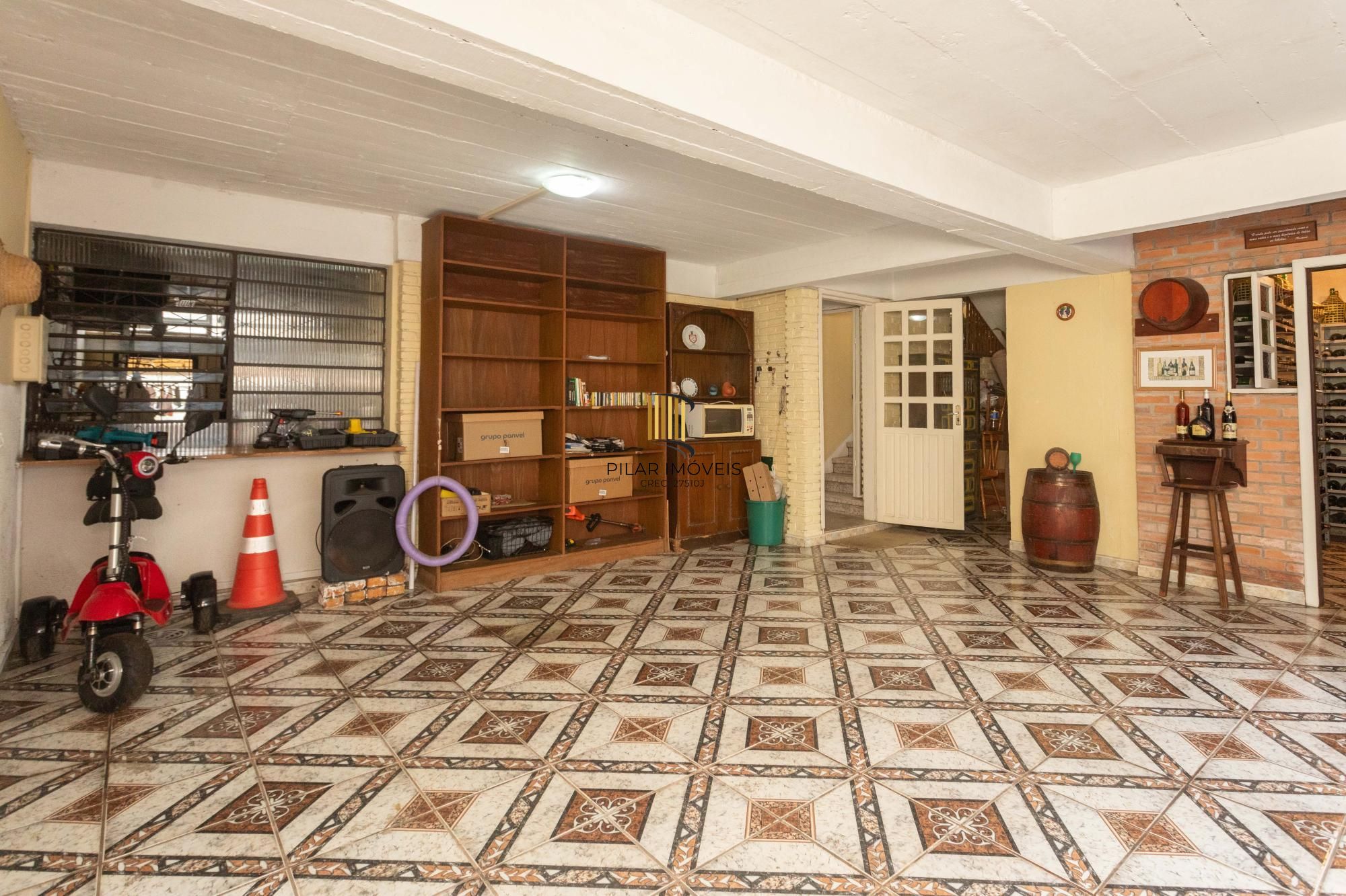 Casa com piscina e 470m2 no Chácara das Pedras