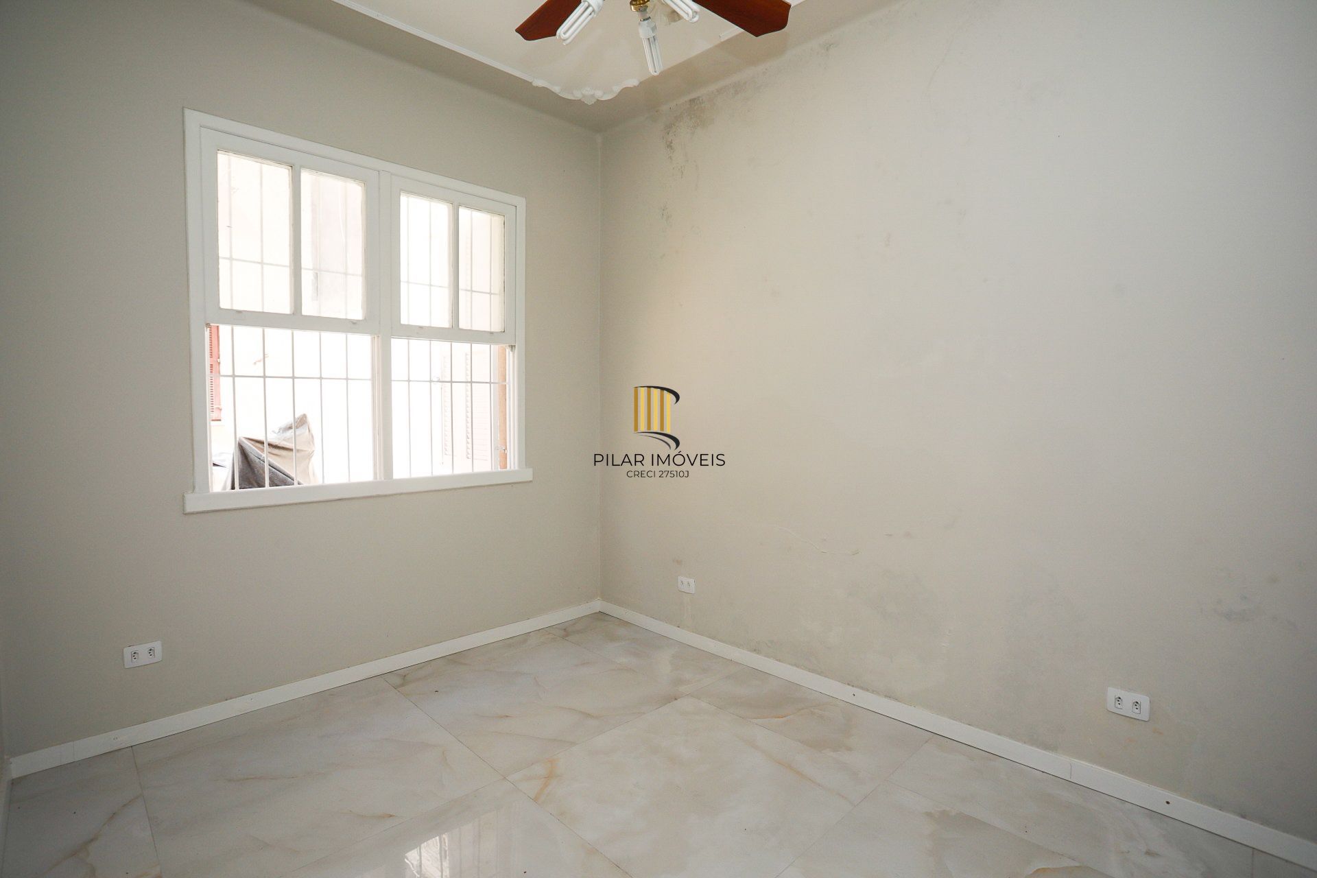 Apartamento Amplo no Menino Deus – 2 Dormitórios, 2 Banheiros e Churrasqueira