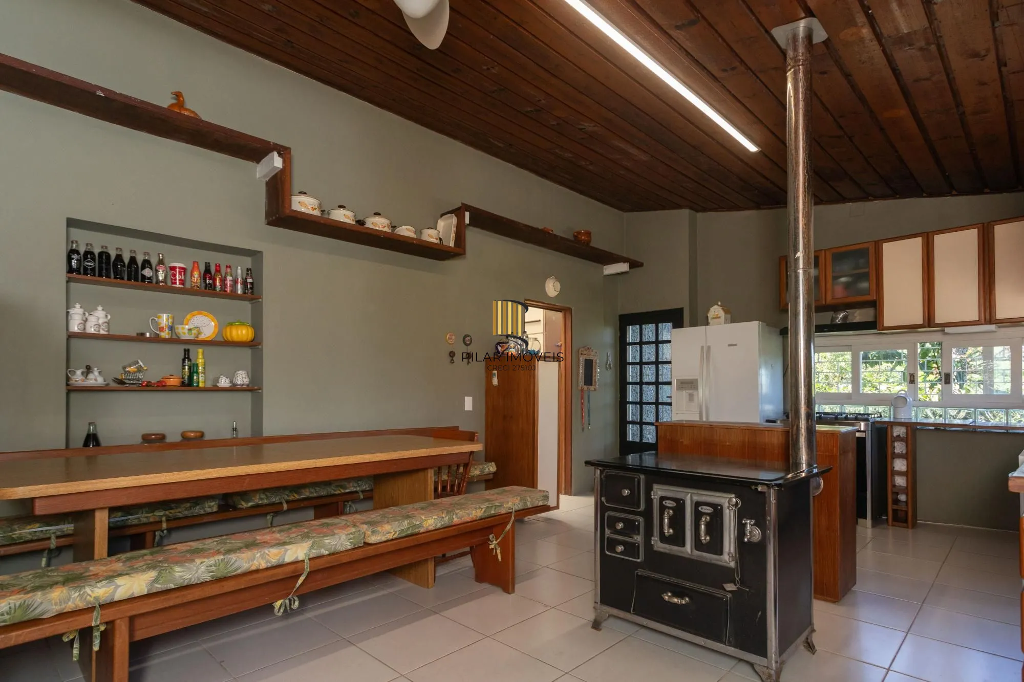 Casa em Condomínio com 5 quartos, 3 vagas e 350m²