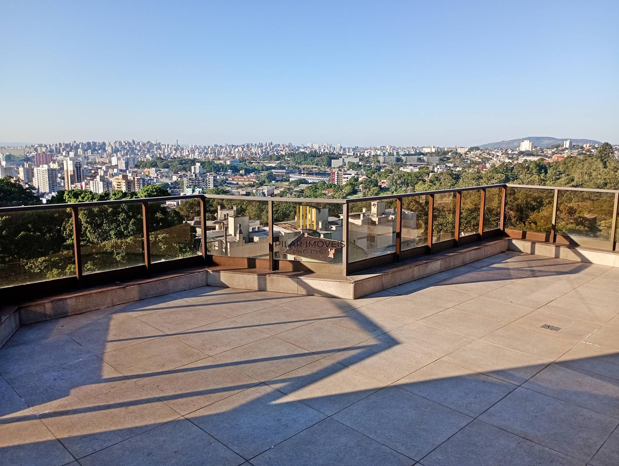 Cobertura com vista para o Guaíba, suíte e 2 vagas
