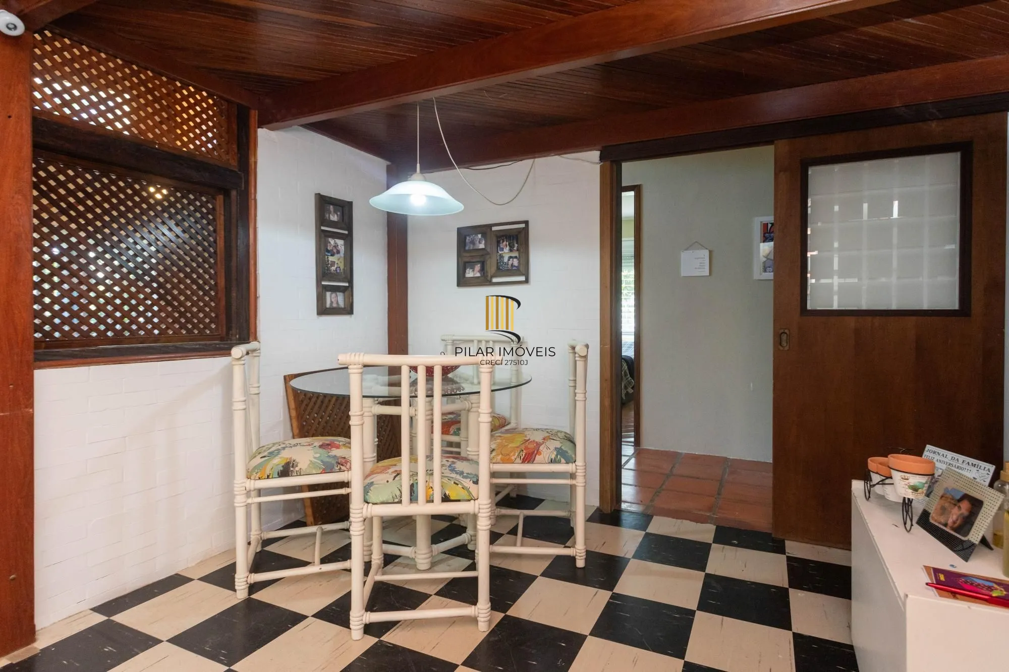 Casa em Condomínio com 5 quartos, 3 vagas e 350m²