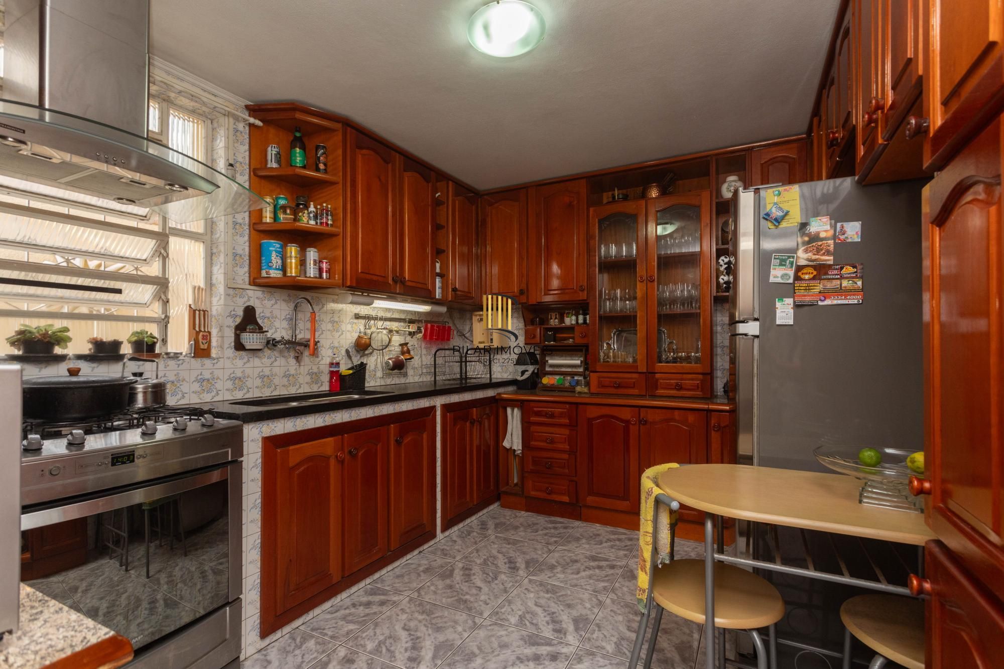 Casa com piscina e 470m2 no Chácara das Pedras