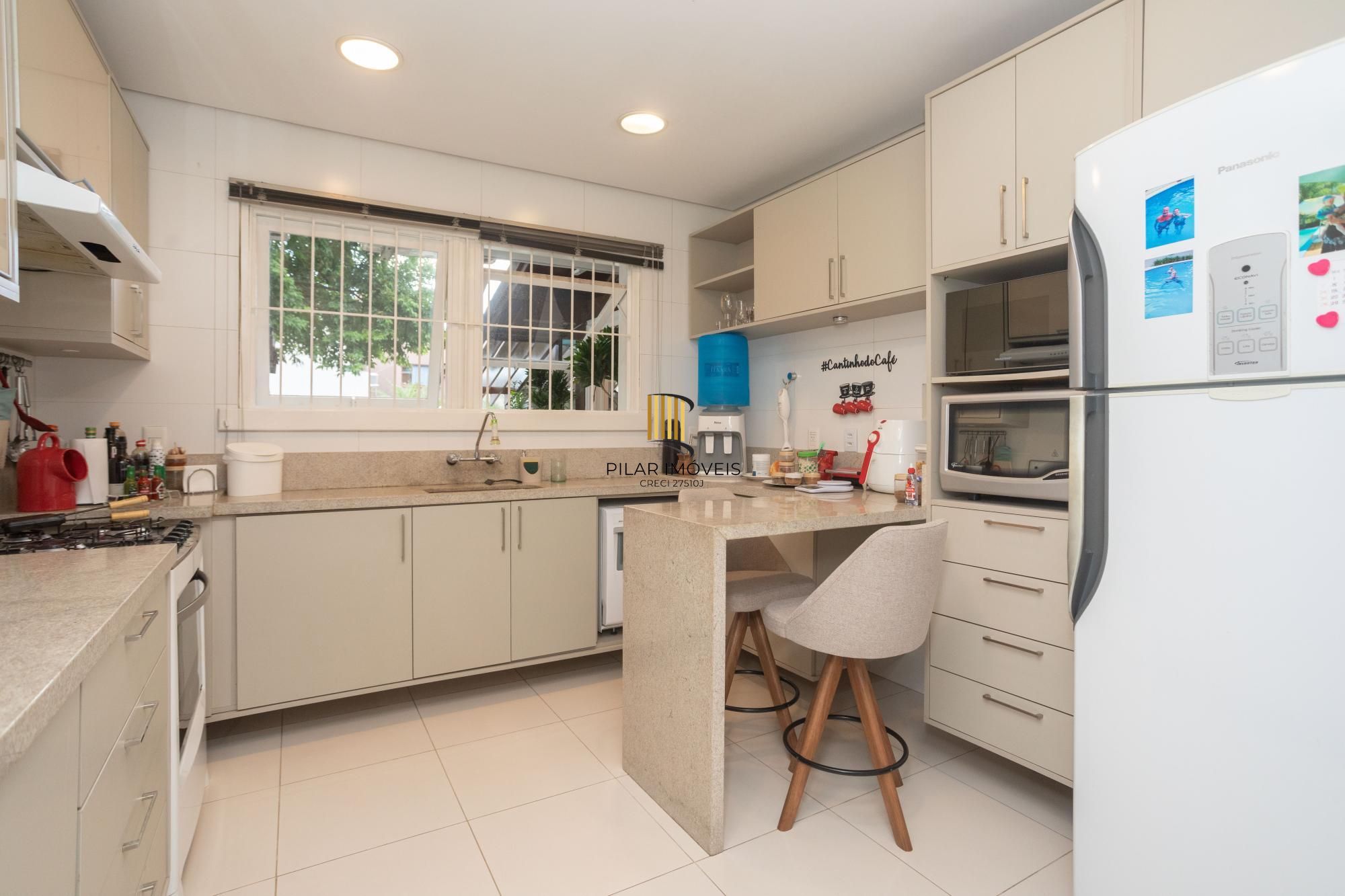 Casa com piscina no Chácara das Pedras