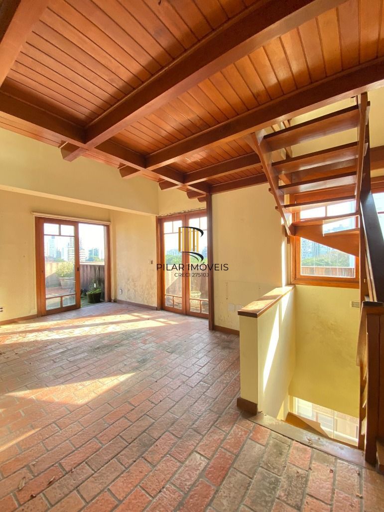 Cobertura 196m² 3 dorm. 1 Suíte + 2 vagas Petrópolis - Porto Alegre