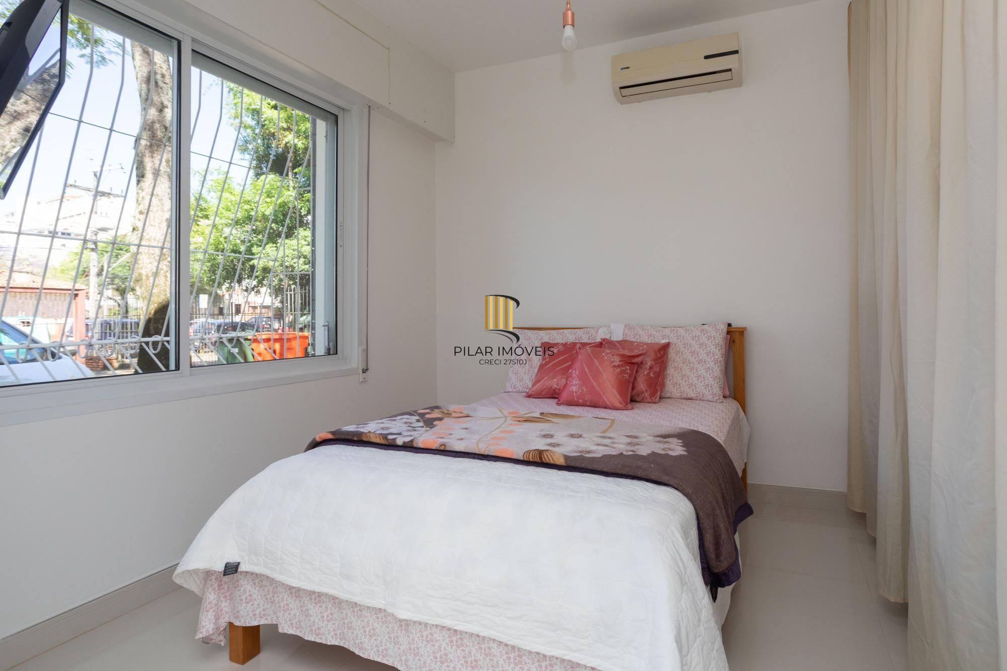 Garden espaçoso com 4 quartos no Menino Deus