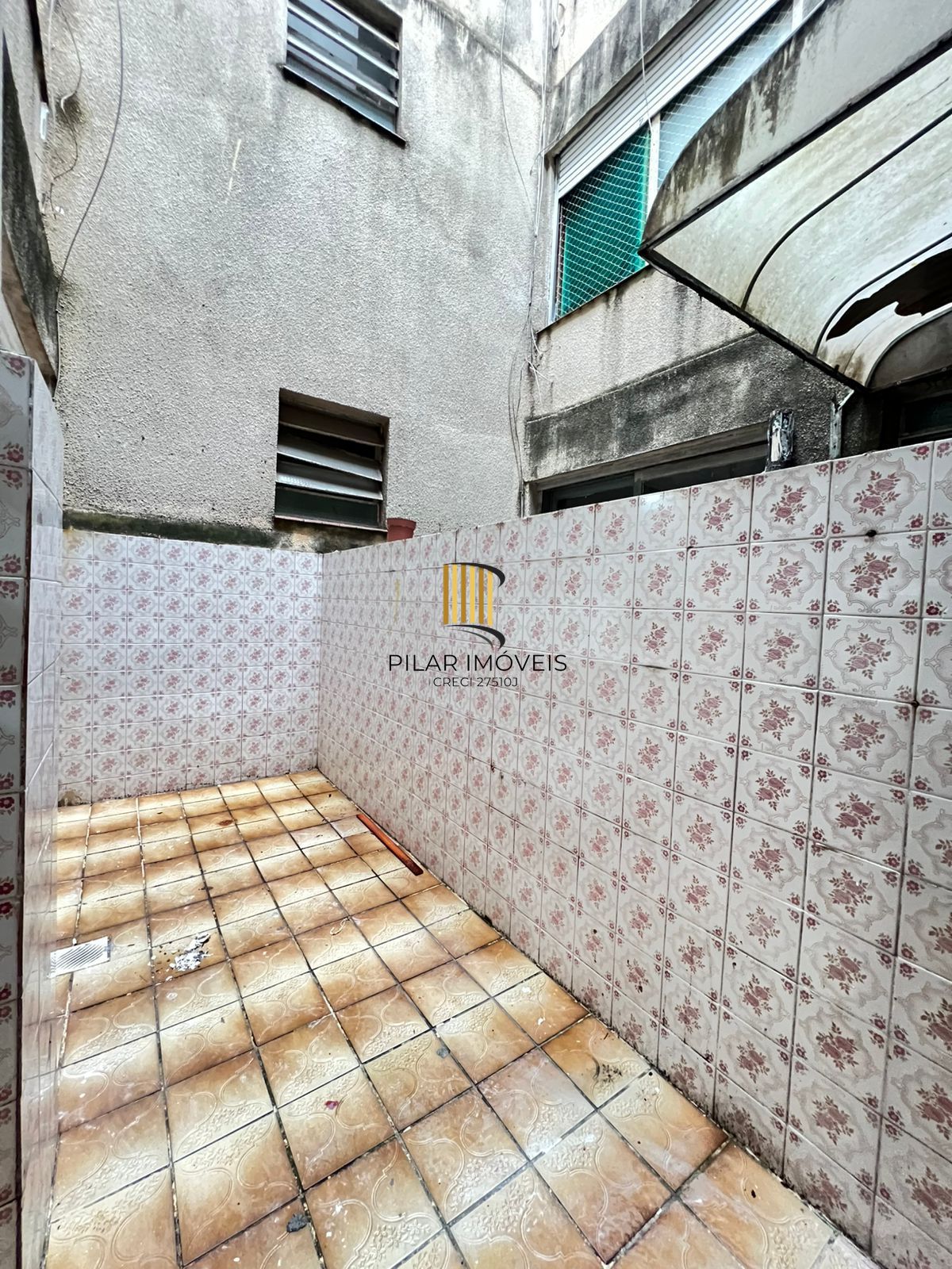 Apartamento 1 dormitório, 1 banheiro desocupado