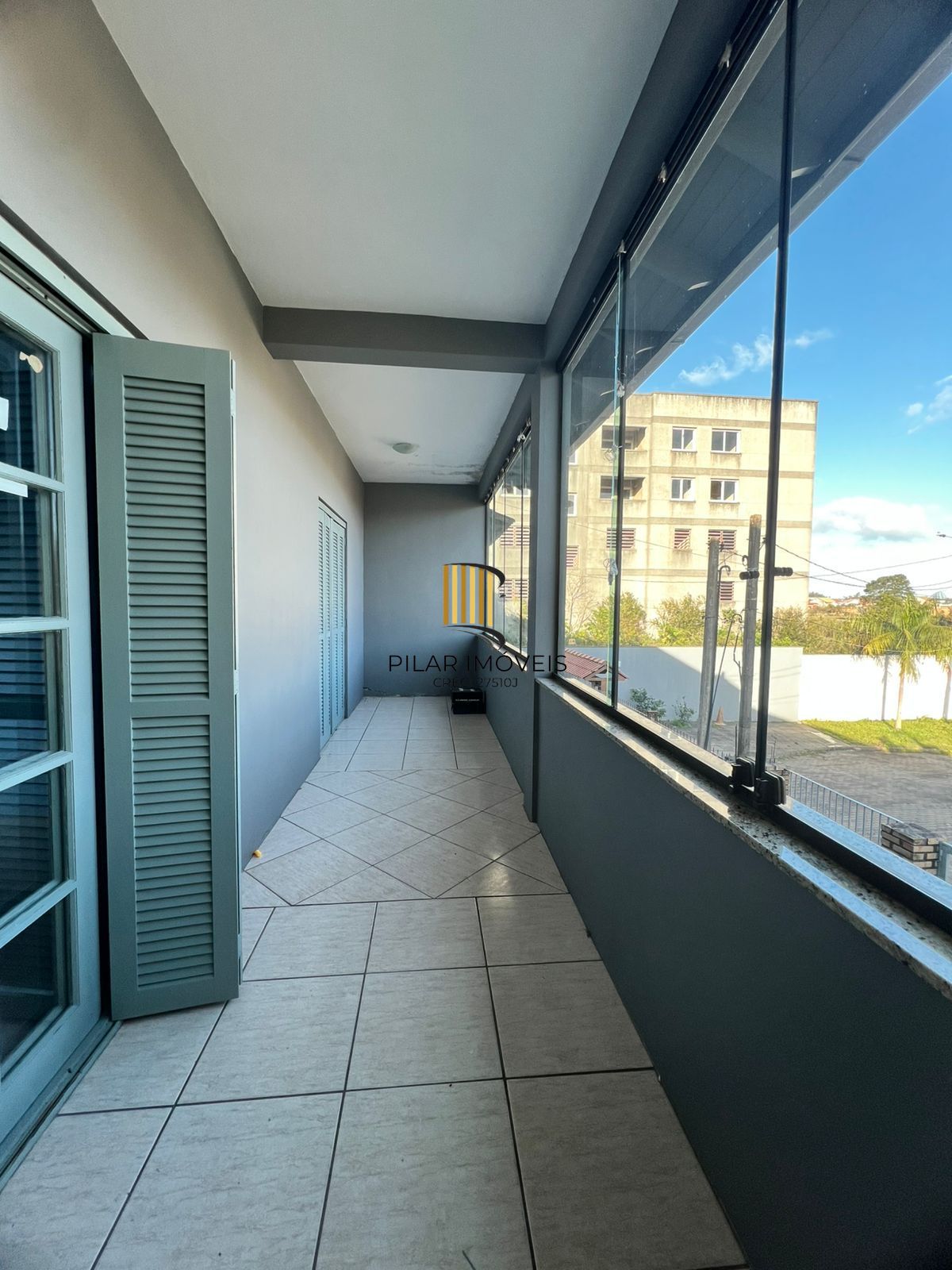 Casa à venda com 215m² na Hípica, 3 quartos sendo 1 suíte e 2 vagas