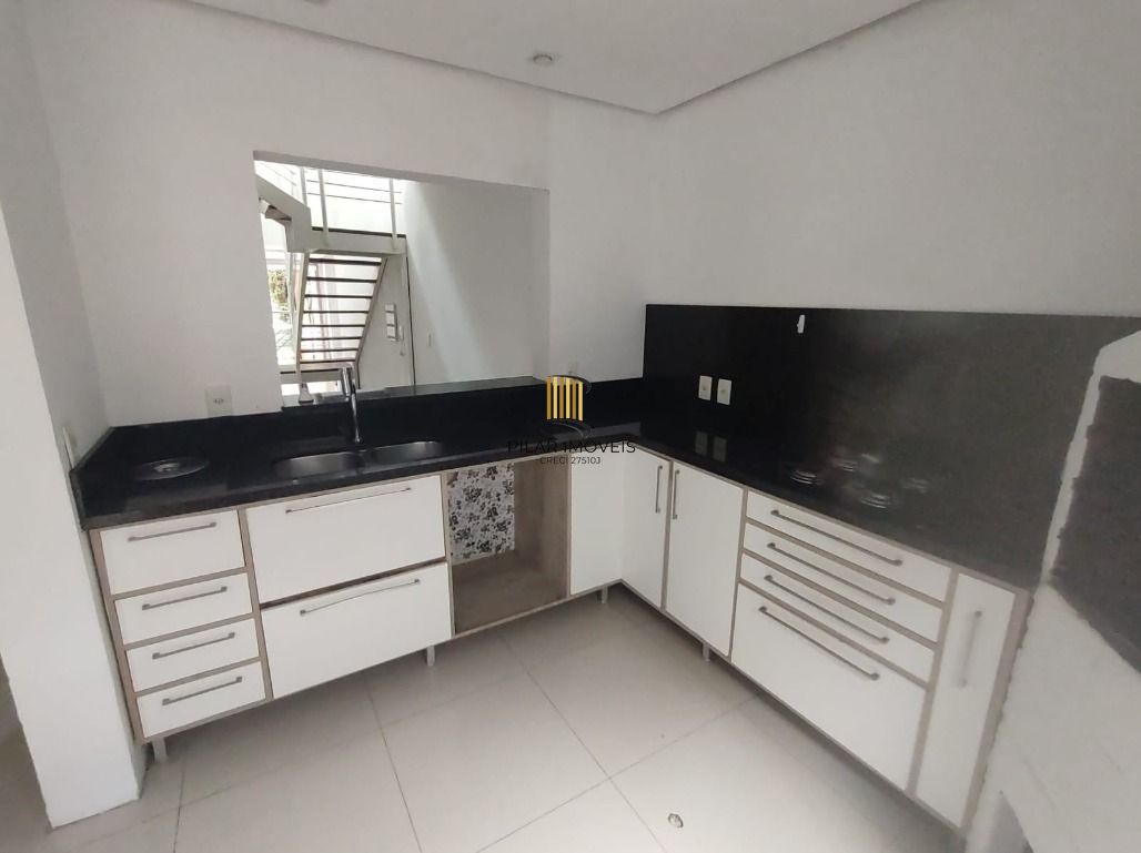 Casa 3 dorm. 1 Suíte + 3 vagas 223m² Cavalhada - Porto Alegre