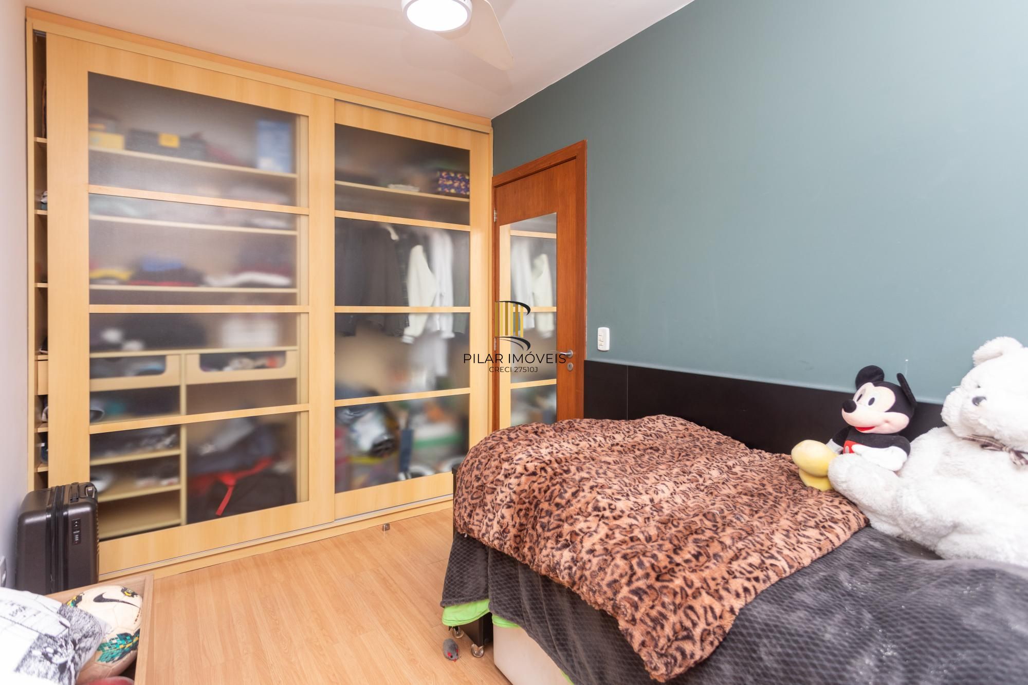 More no Petrópolis! 3 Dormitórios, Suíte, 2 Vagas e Totalmente Mobiliado