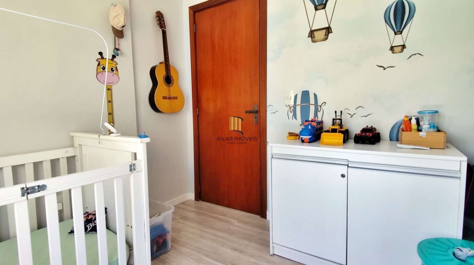 Apartamento em Cachoeirinha com suíte e sacada