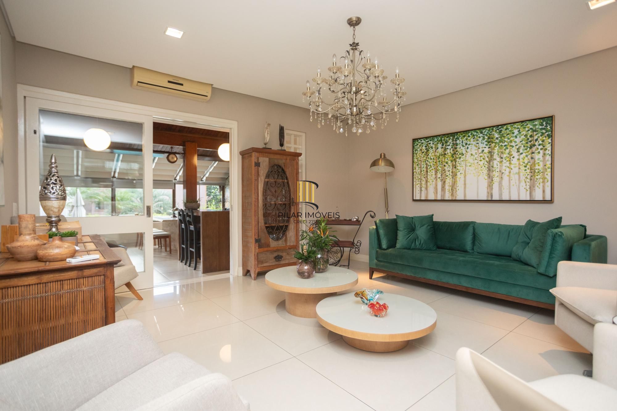 Casa com piscina no Chácara das Pedras