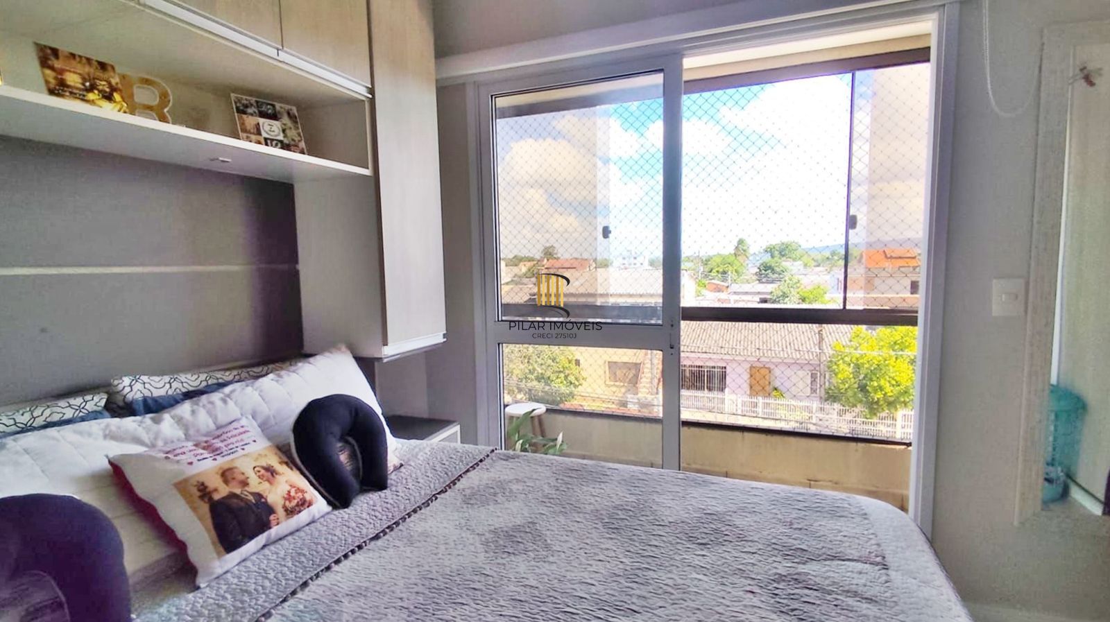Apartamento em Cachoeirinha com suíte e sacada