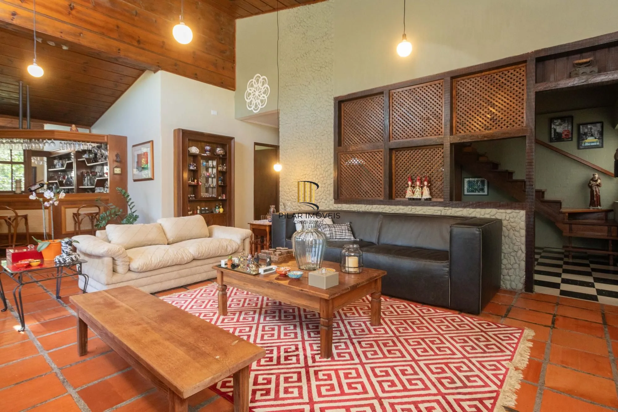 Casa em Condomínio com 5 quartos, 3 vagas e 350m²