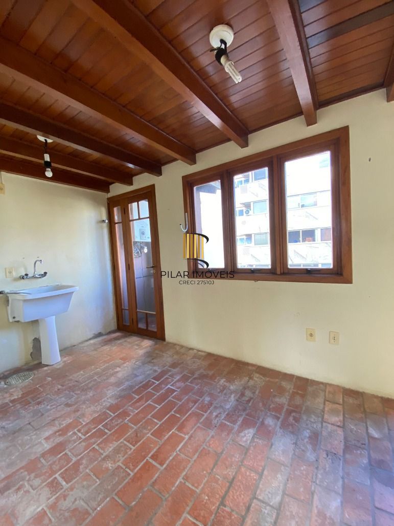 Cobertura 196m² 3 dorm. 1 Suíte + 2 vagas Petrópolis - Porto Alegre