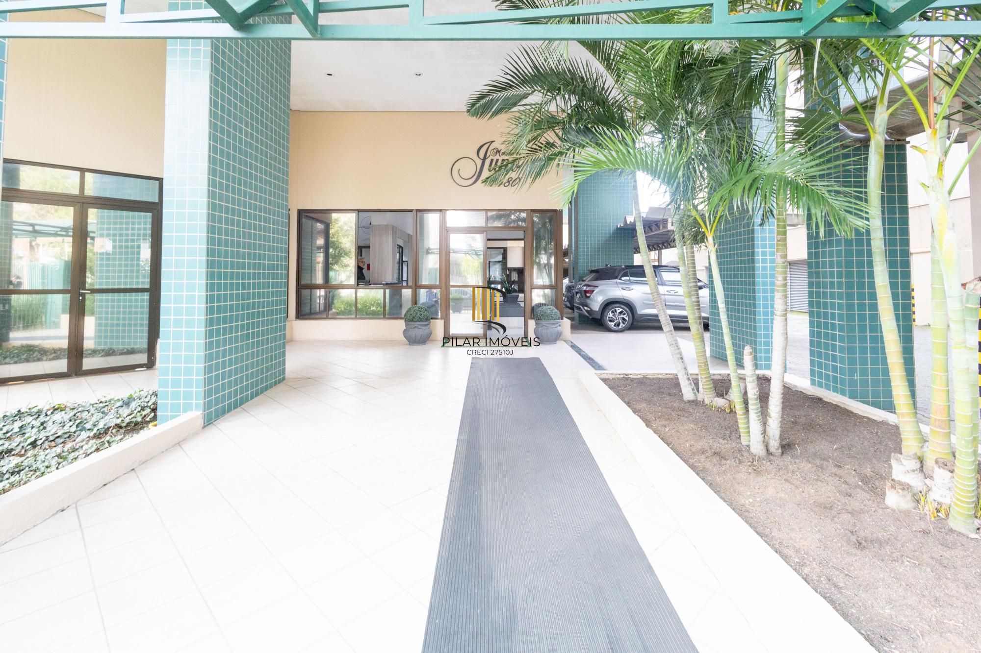 Cobertura com piscina e suíte