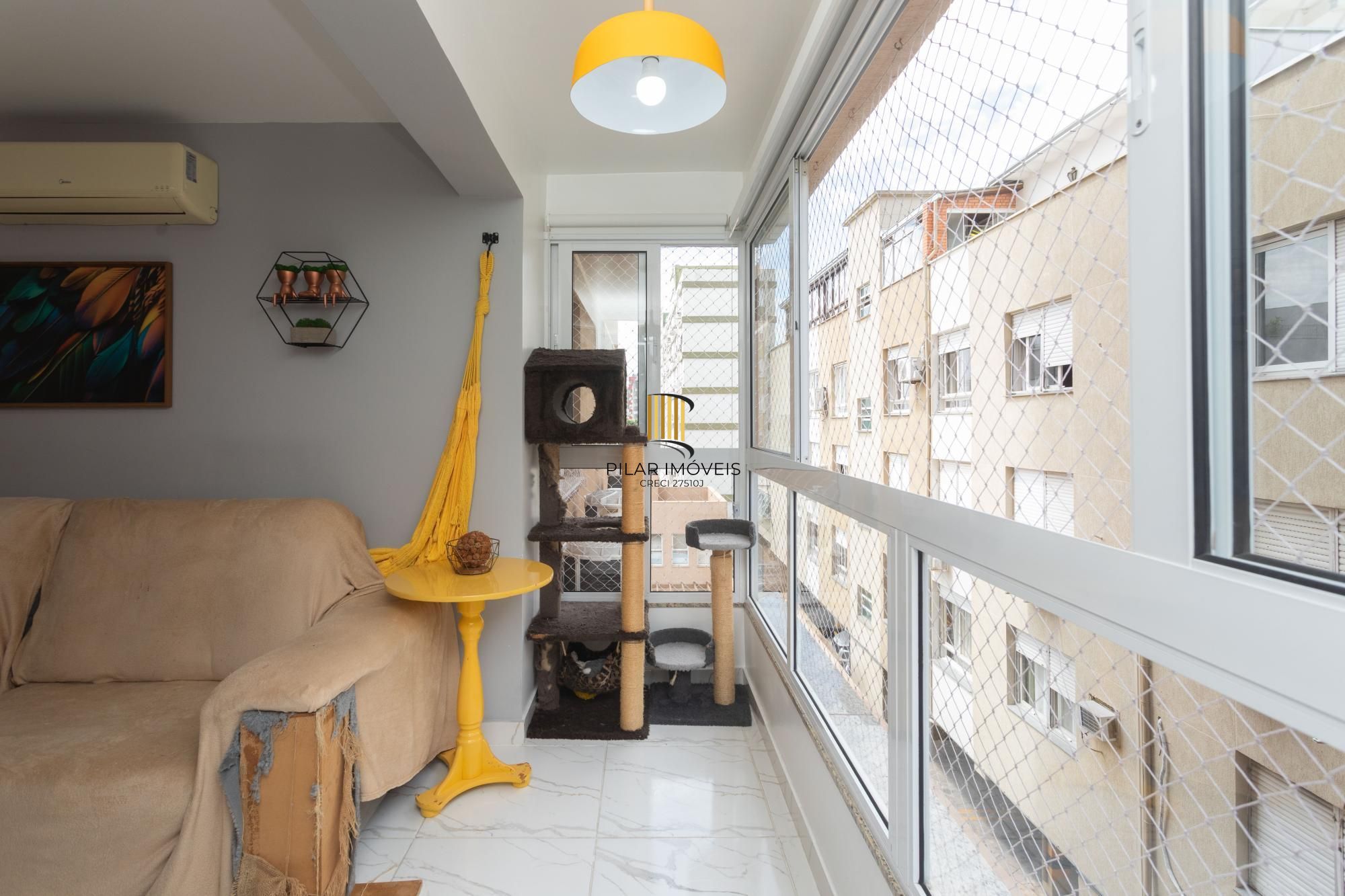 Apartamento de 3 dormitórios com suíte e garagem dupla no bairro Santana