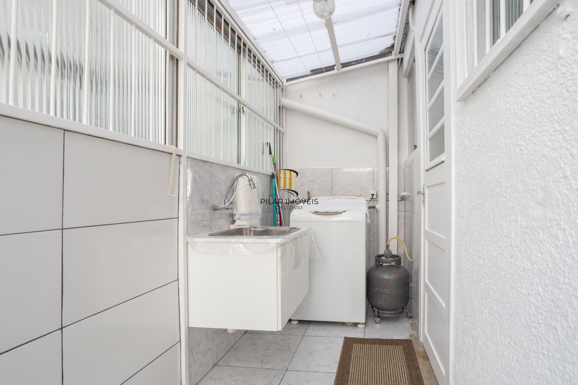 Garden espaçoso com 4 quartos no Menino Deus