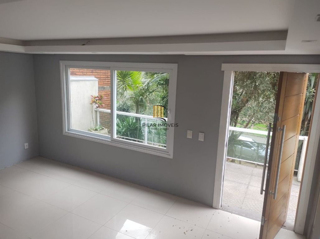 Casa 3 dorm. 1 Suíte + 3 vagas 223m² Cavalhada - Porto Alegre