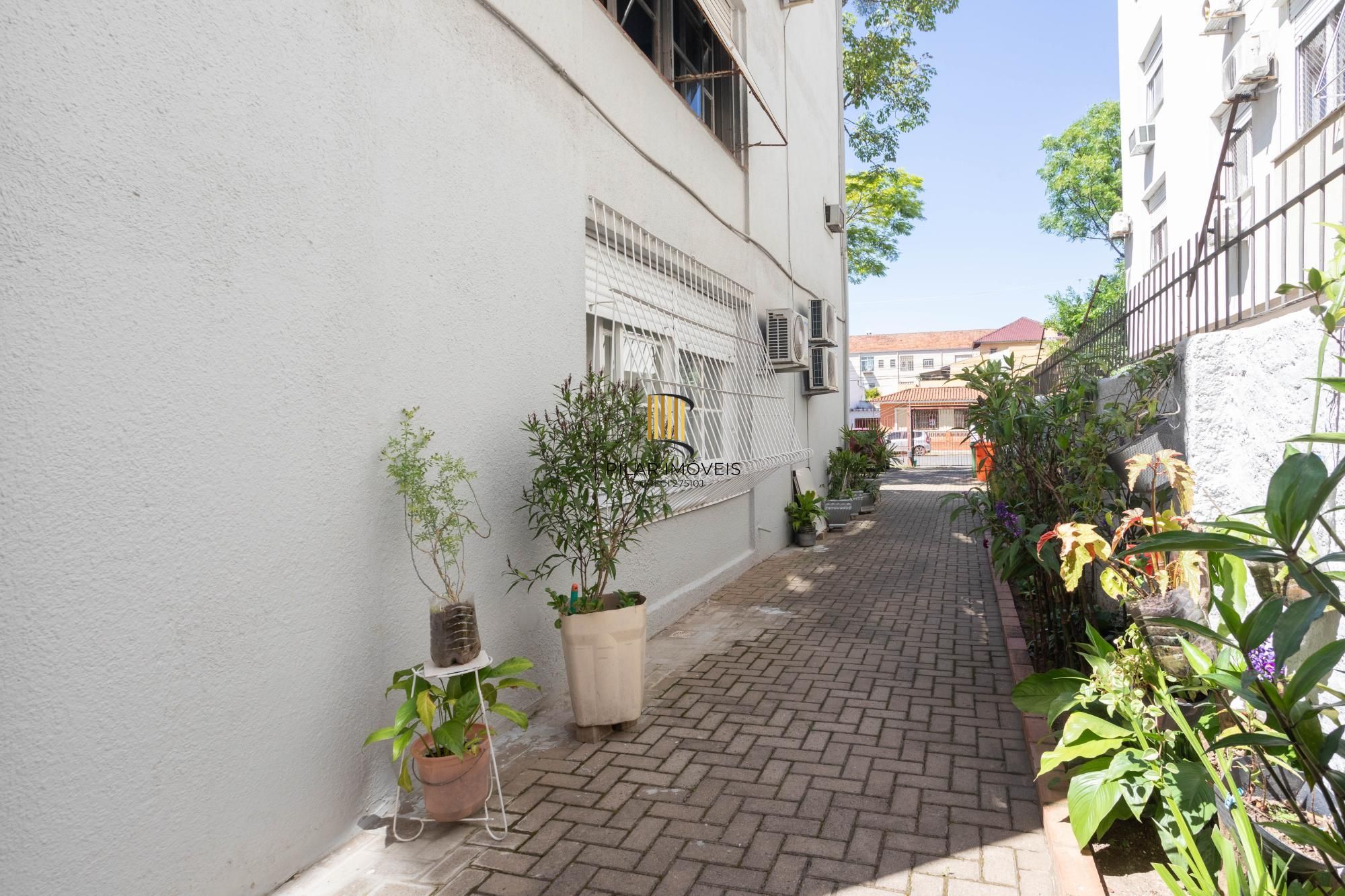 Garden espaçoso com 4 quartos no Menino Deus