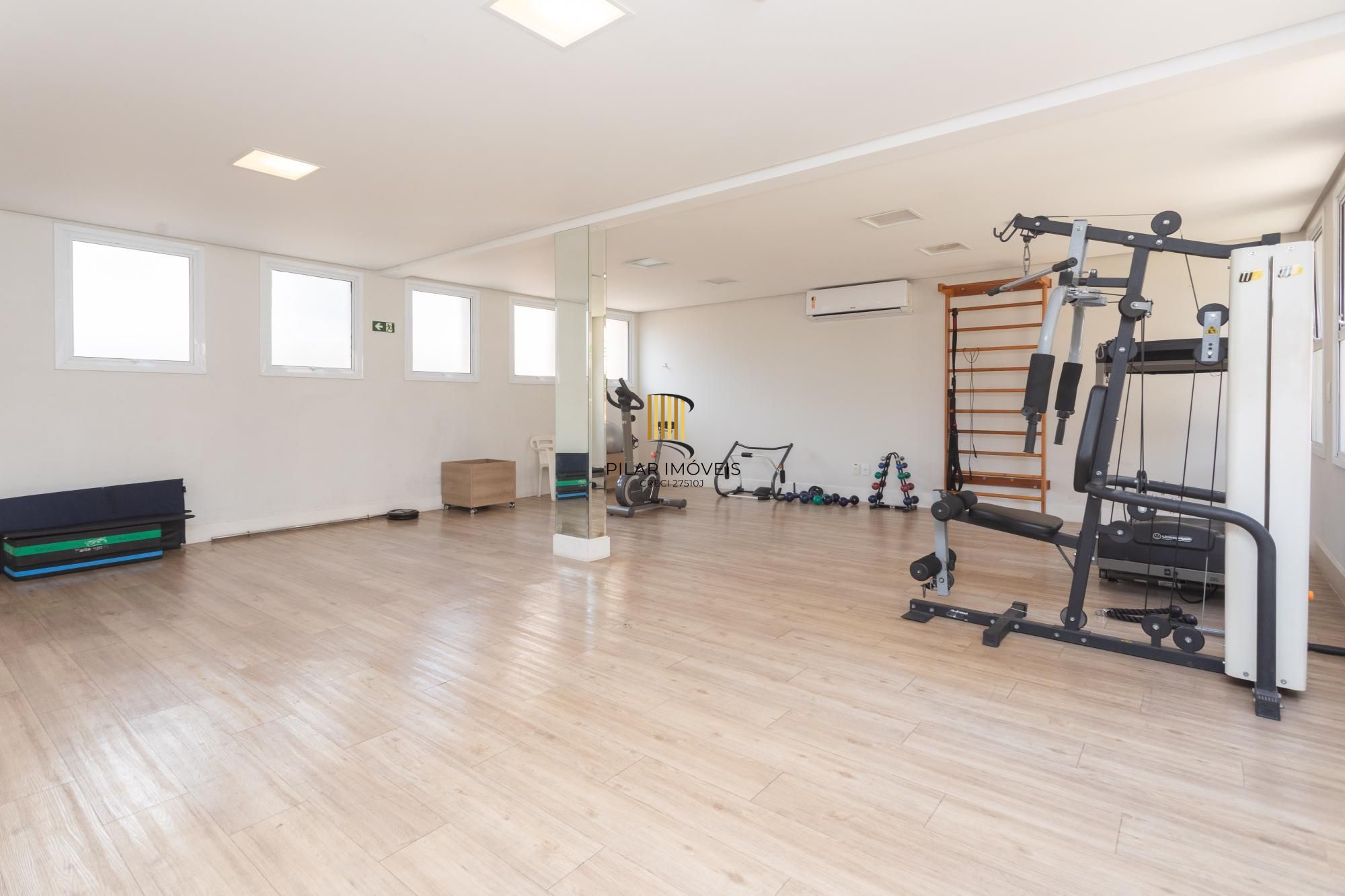 Apartamento de 3 dormitórios com suíte e garagem dupla no bairro Santana