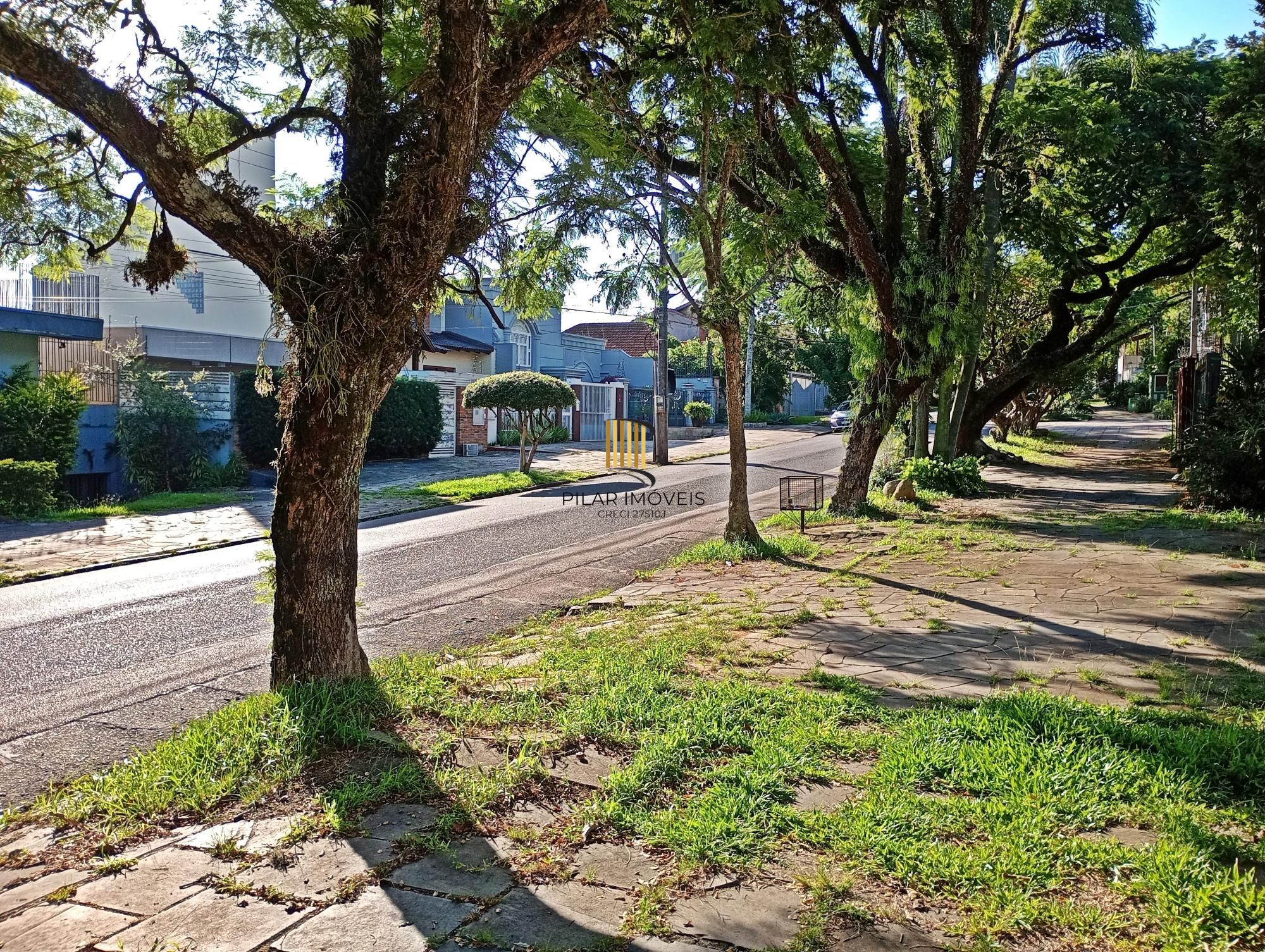 Casa com 3 suítes próxima ao Iguatemi e Parque Germânia