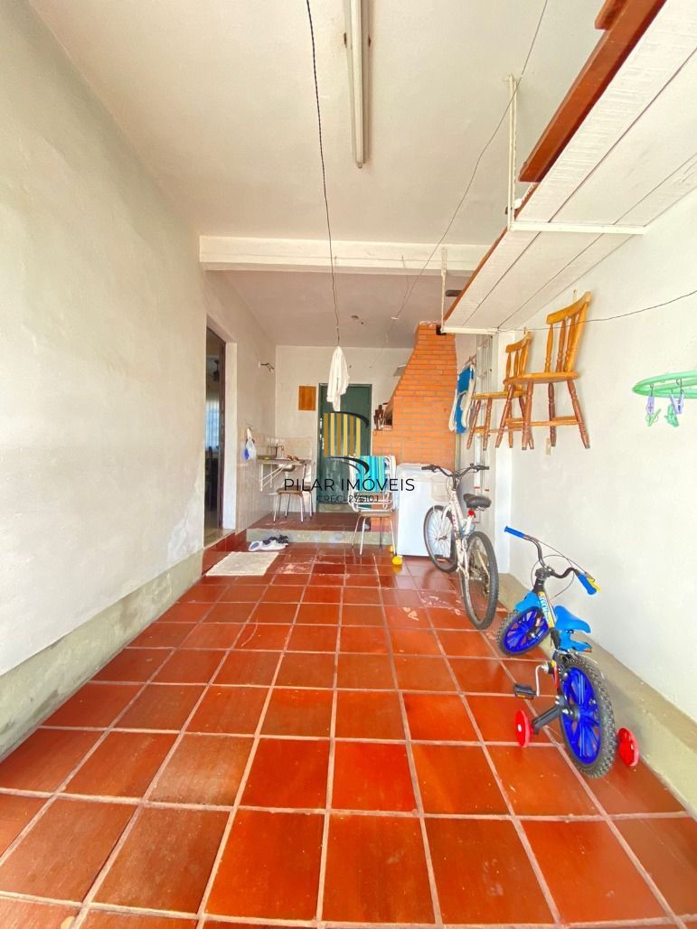 Casa 4 dorm. + 4 vagas 238m² Morro Santana - Porto Alegre