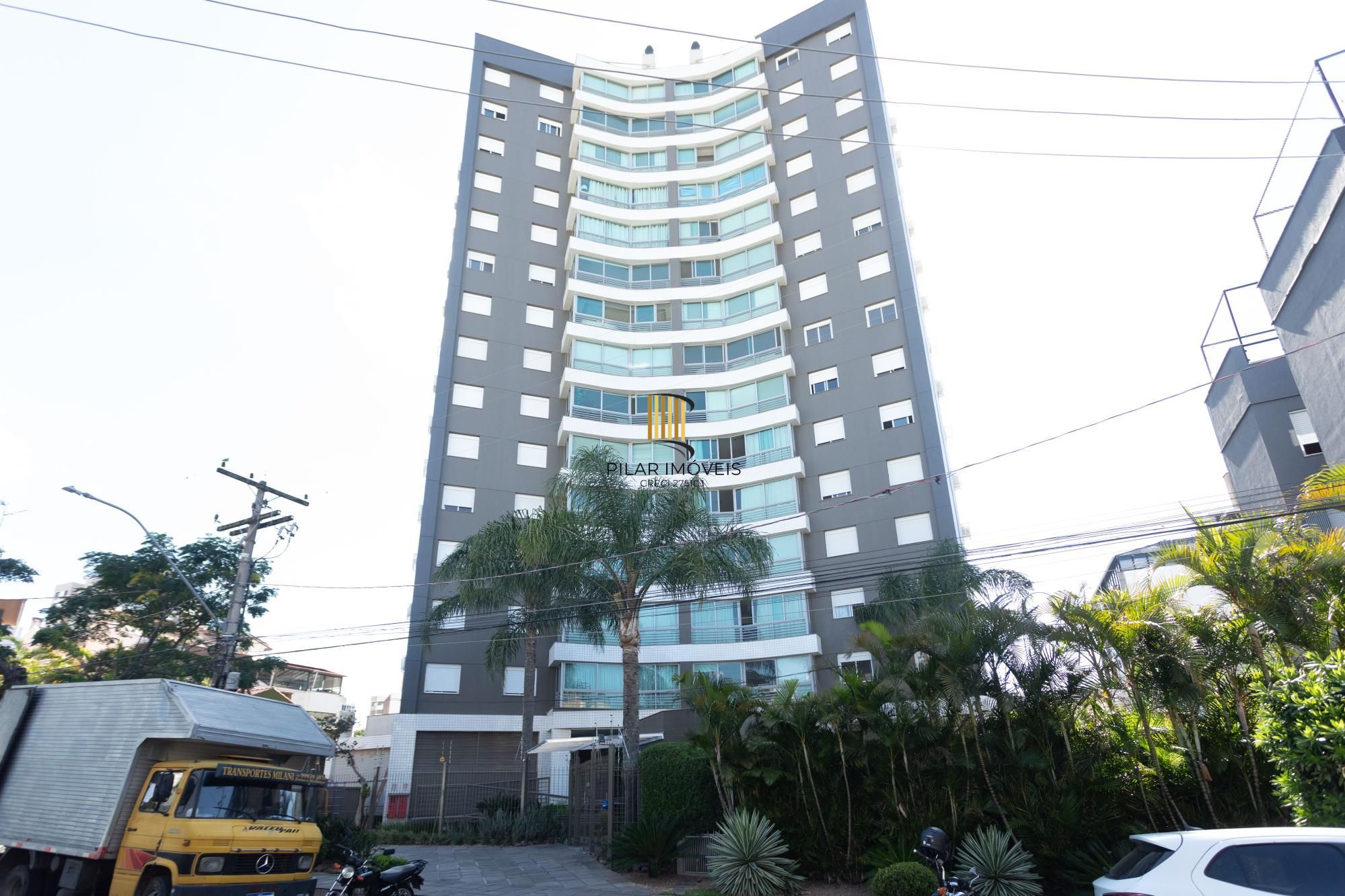 Apartamento com Suíte, 2 Vagas e Lazer de Clube