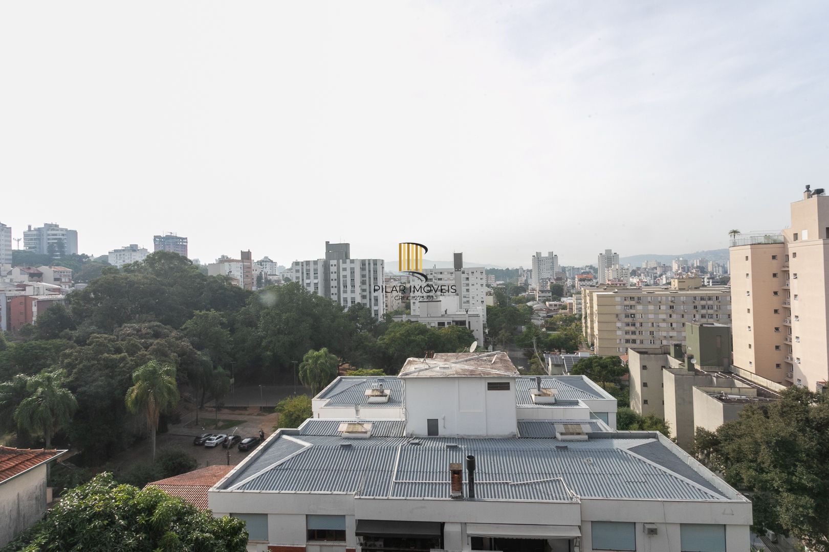 Cobertura com 3 dormitórios, mobiliada com 300 m²